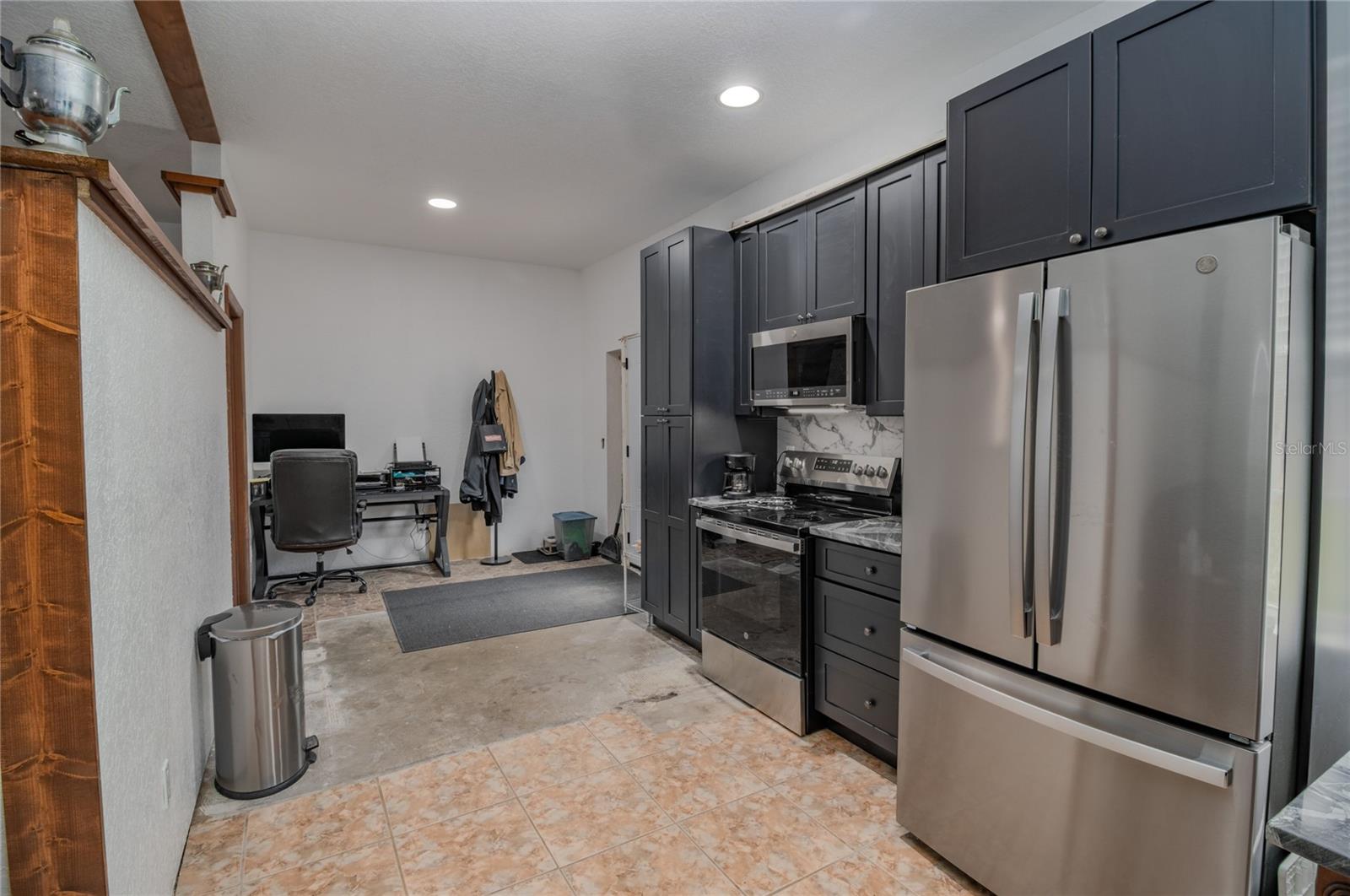 20595 SE HIGHWAY 42, UMATILLA, FL, 32784