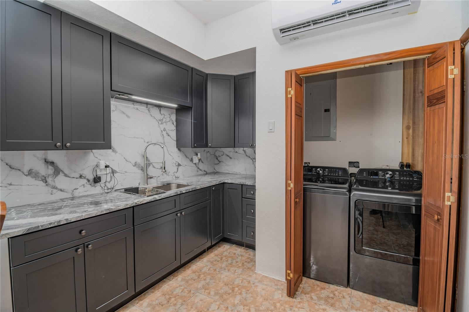 20595 SE HIGHWAY 42, UMATILLA, FL, 32784