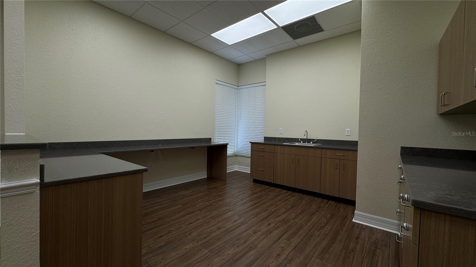 1910 LAKELAND HILLS BLVD, LAKELAND, FL, 33805