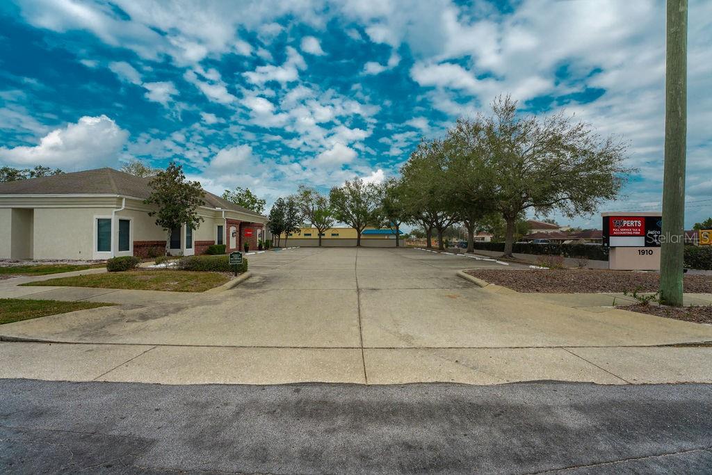 1910 LAKELAND HILLS BLVD, LAKELAND, FL, 33805