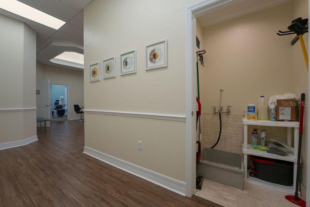 1910 LAKELAND HILLS BLVD, LAKELAND, FL, 33805