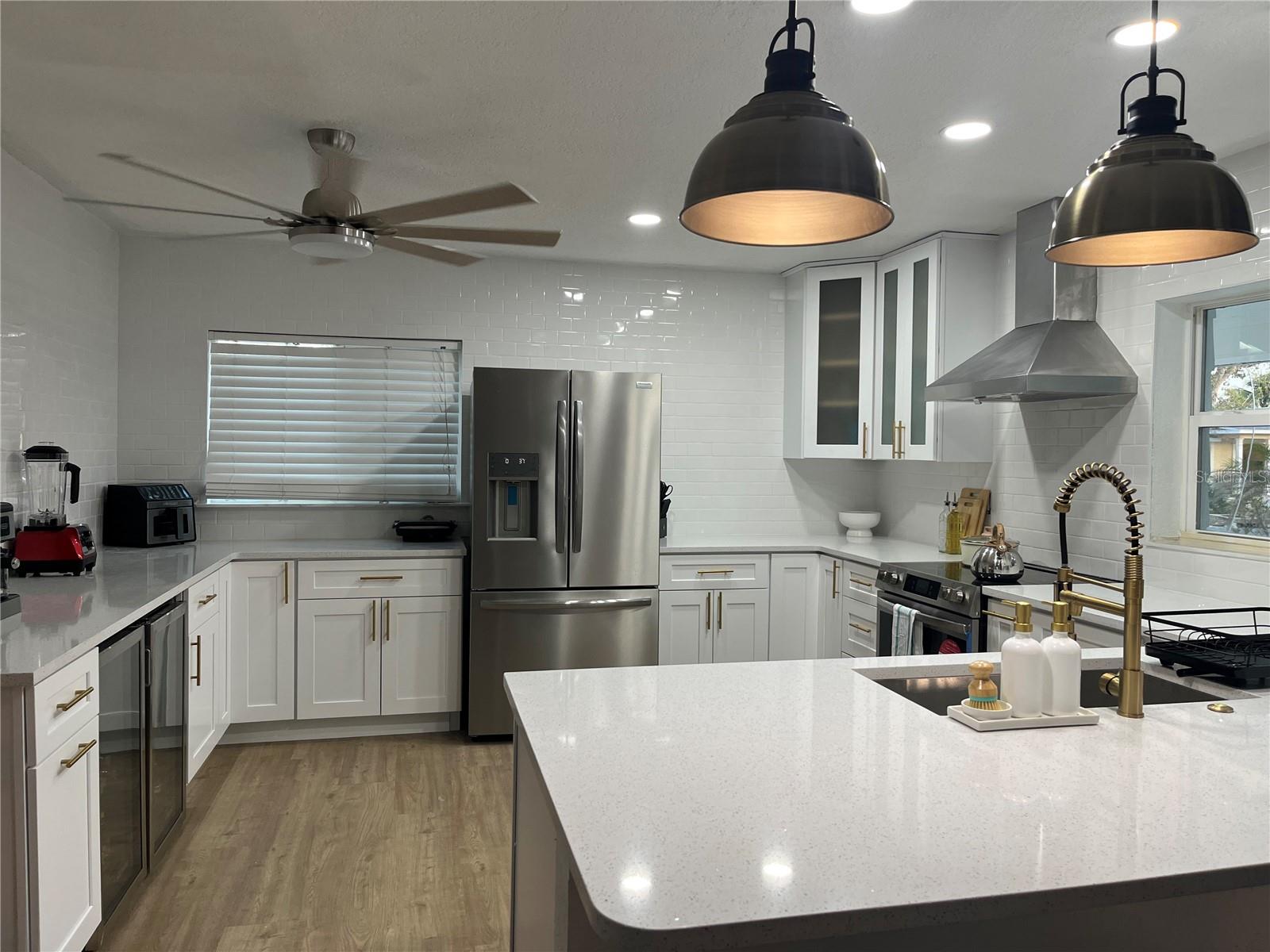 2125 DOLPHIN BLVD S, ST PETERSBURG, FL, 33707