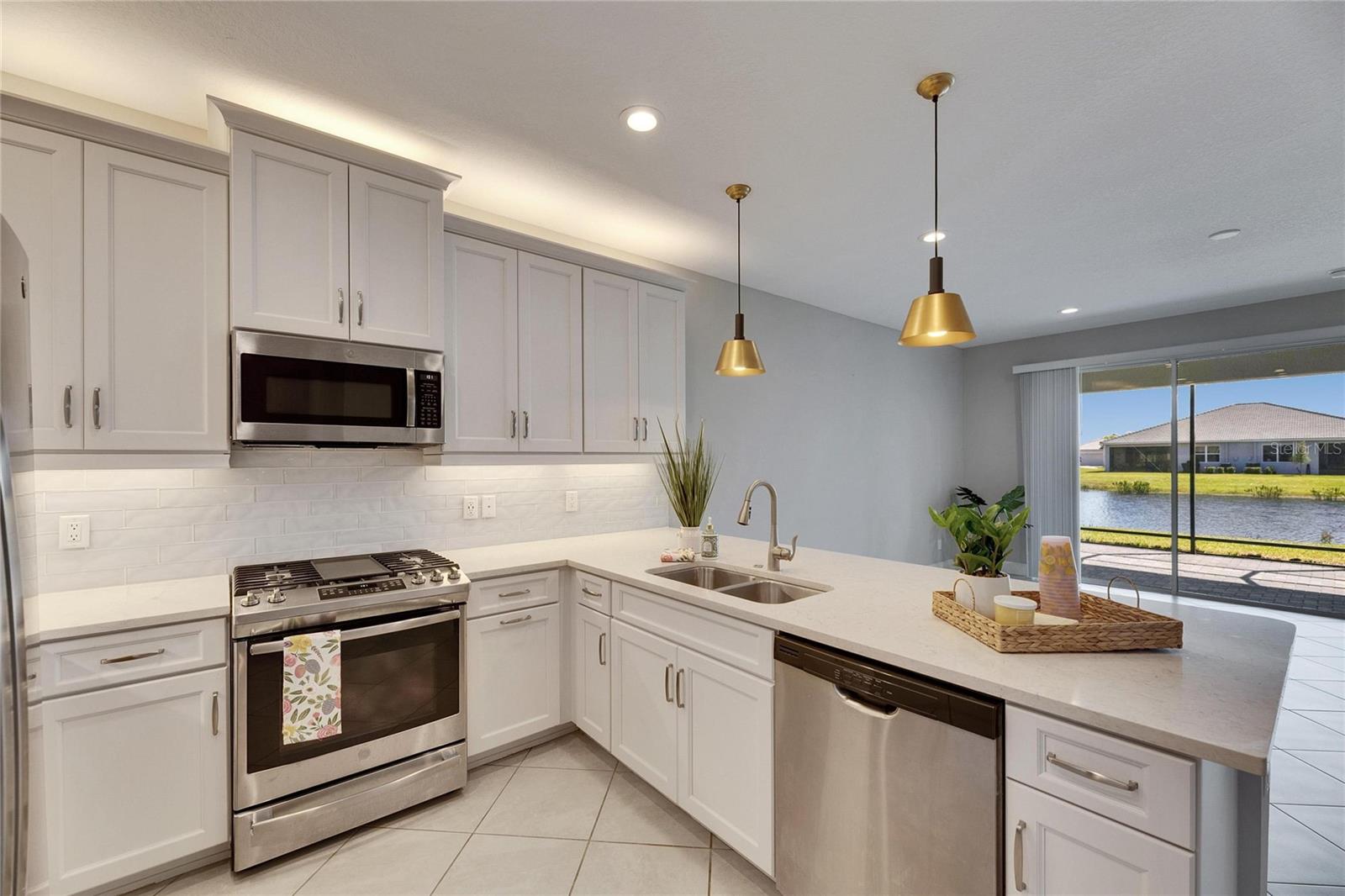 4734 AVILA LAKES DR, WIMAUMA, FL, 33598