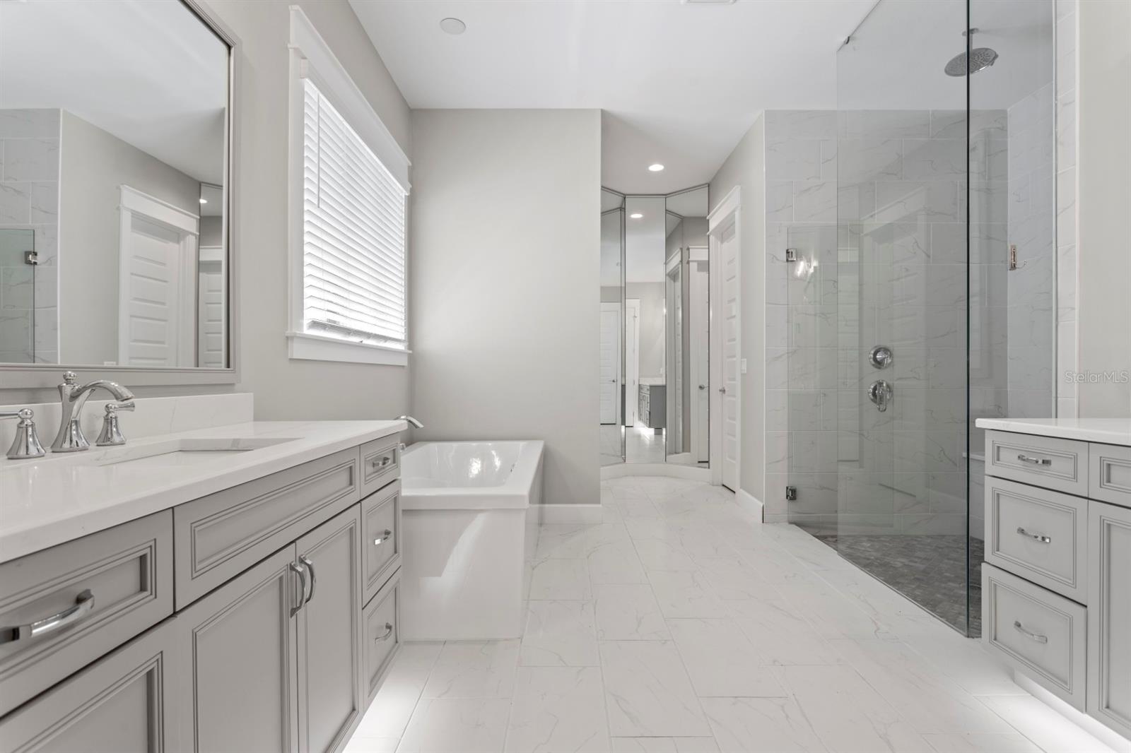 2316 S THIXTON CT, TAMPA, FL, 33629