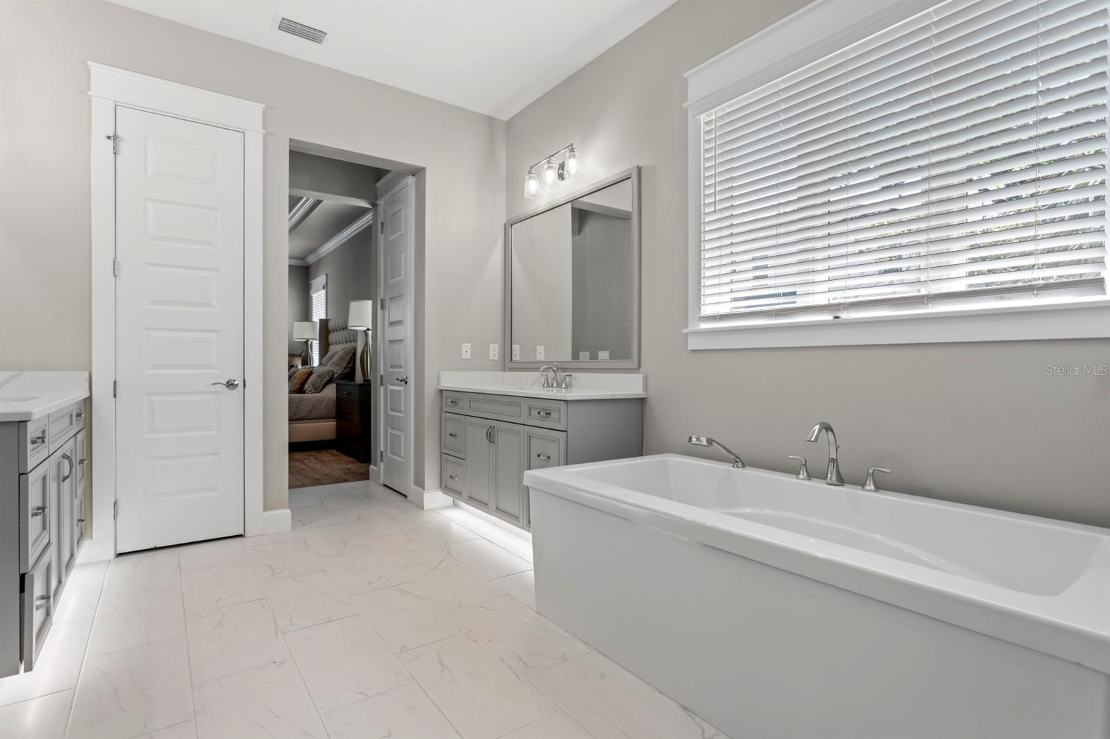 2316 S THIXTON CT, TAMPA, FL, 33629