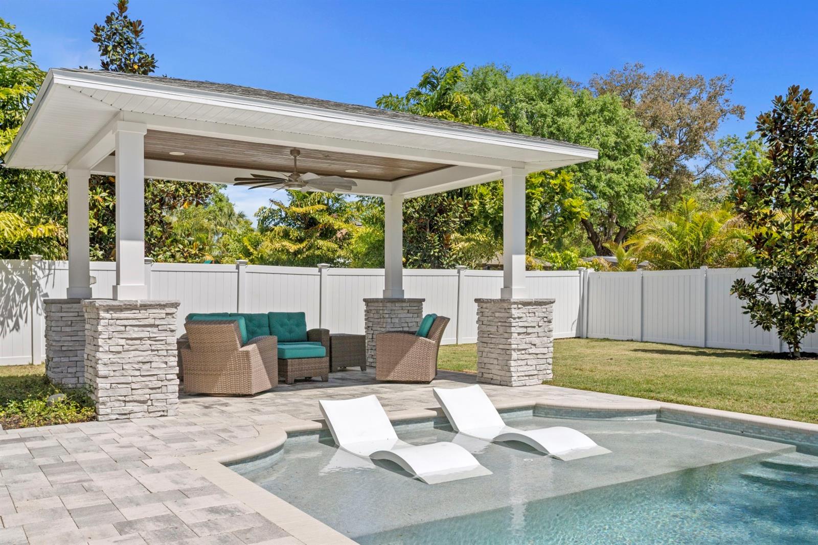 2316 S THIXTON CT, TAMPA, FL, 33629