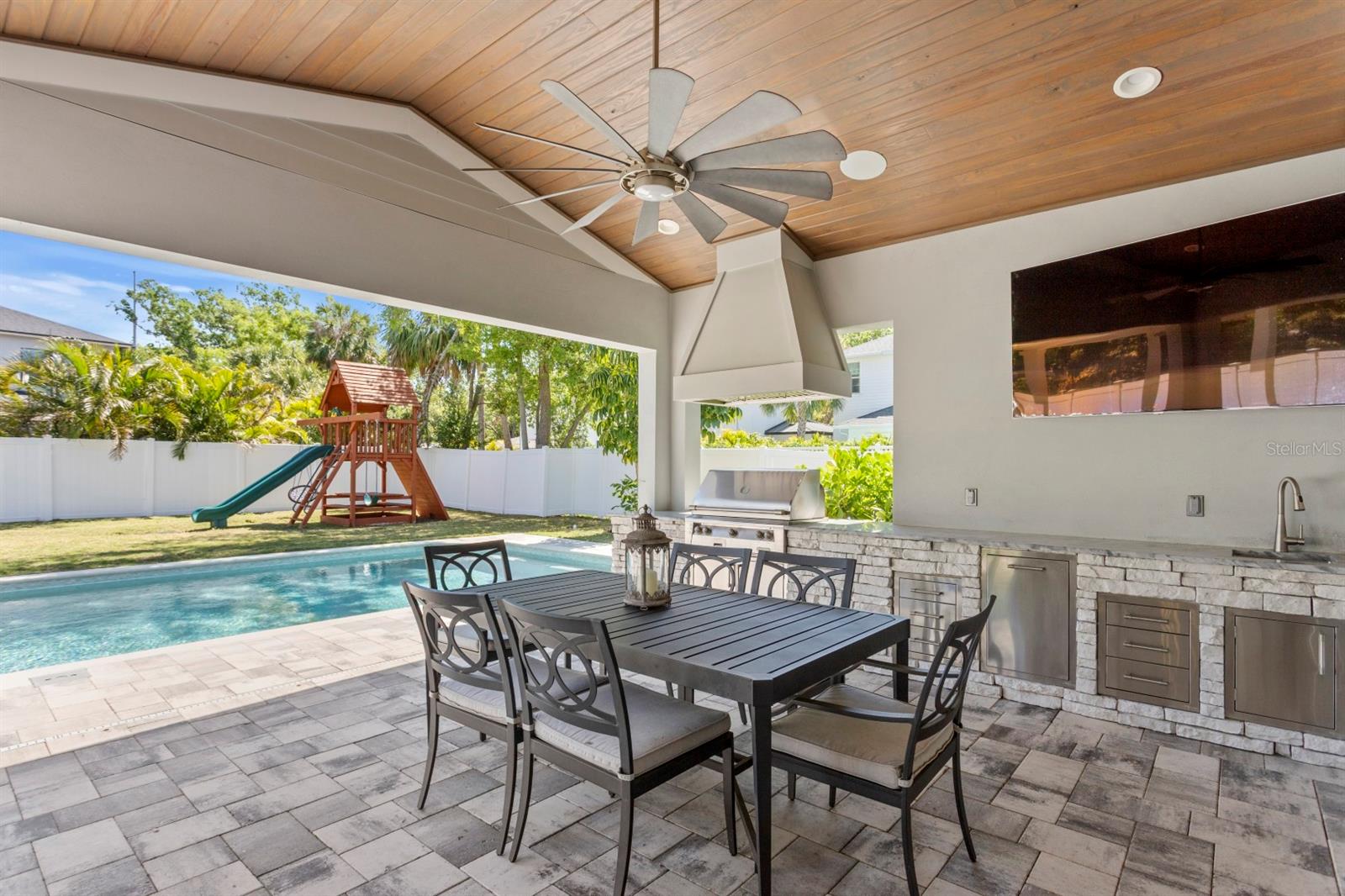 2316 S THIXTON CT, TAMPA, FL, 33629