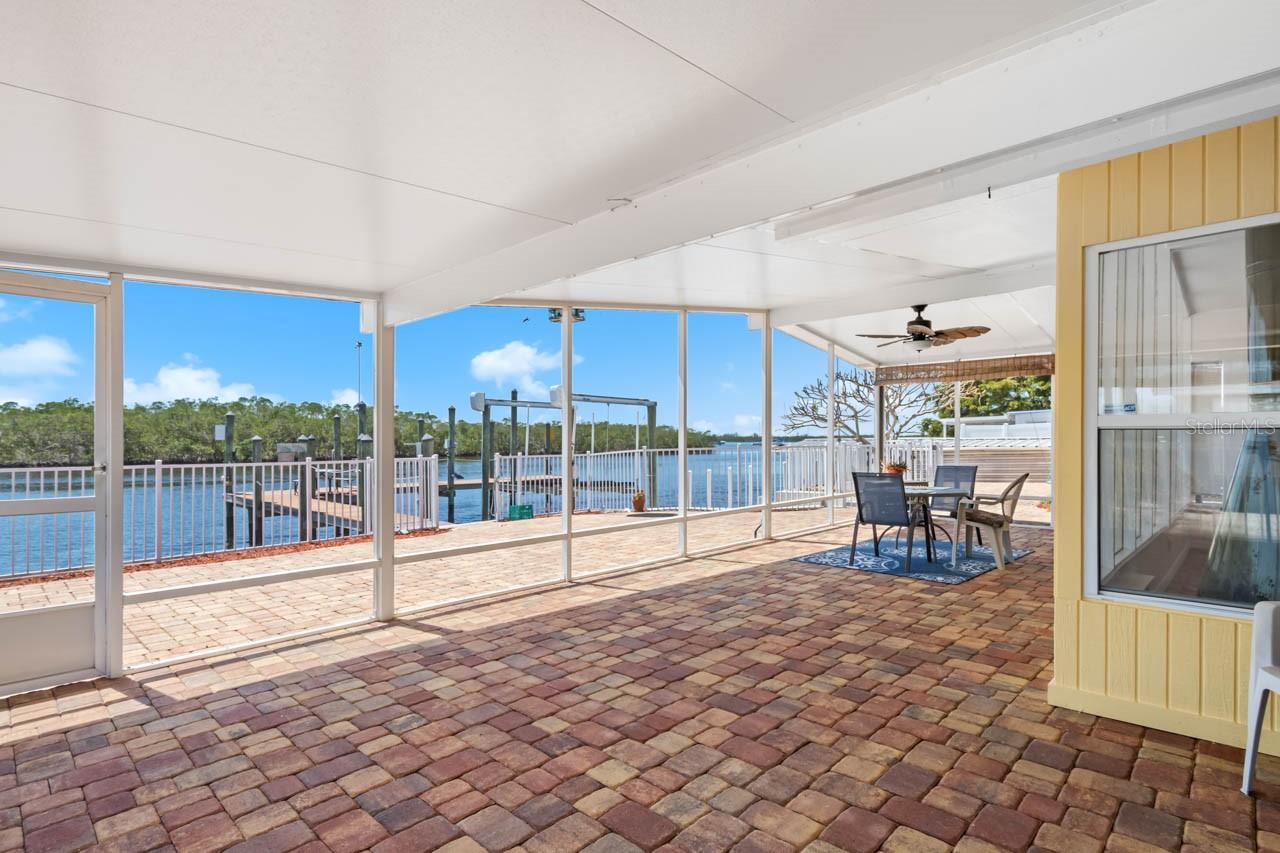 Screened & Covered Lanai