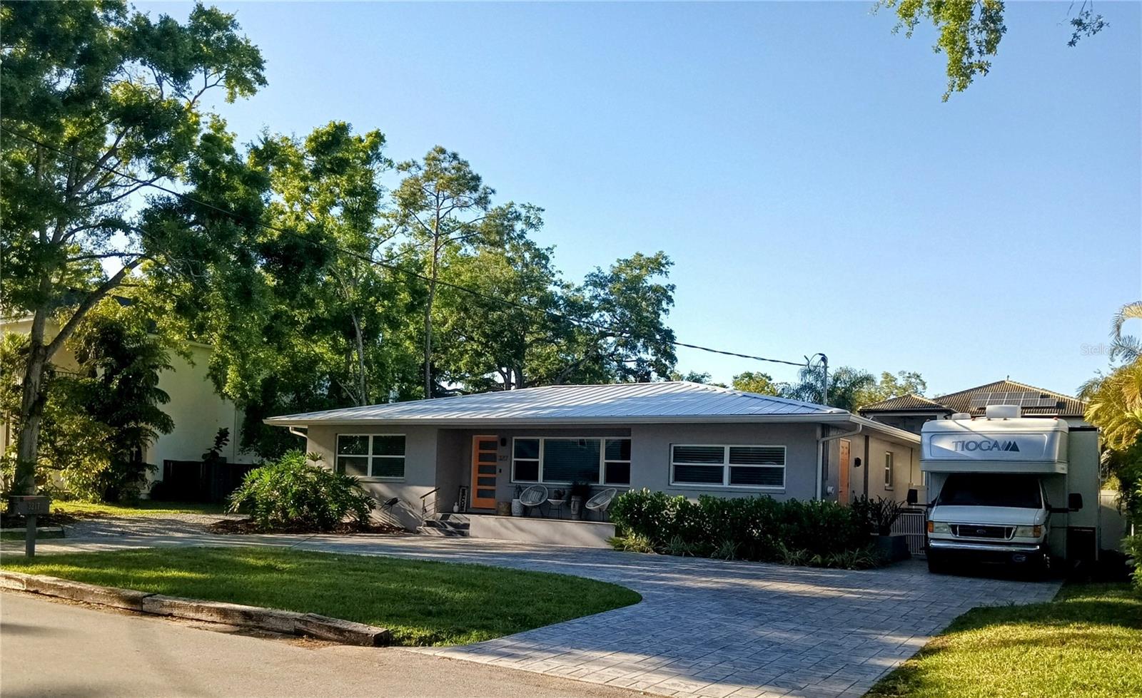 3217 W LAWN AVE, TAMPA, FL, 33611