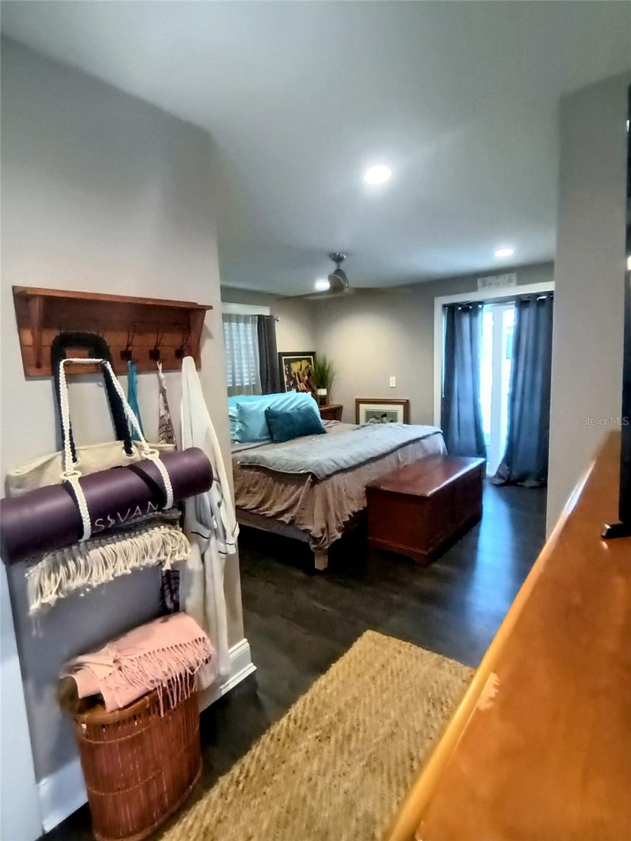 3217 W LAWN AVE, TAMPA, FL, 33611