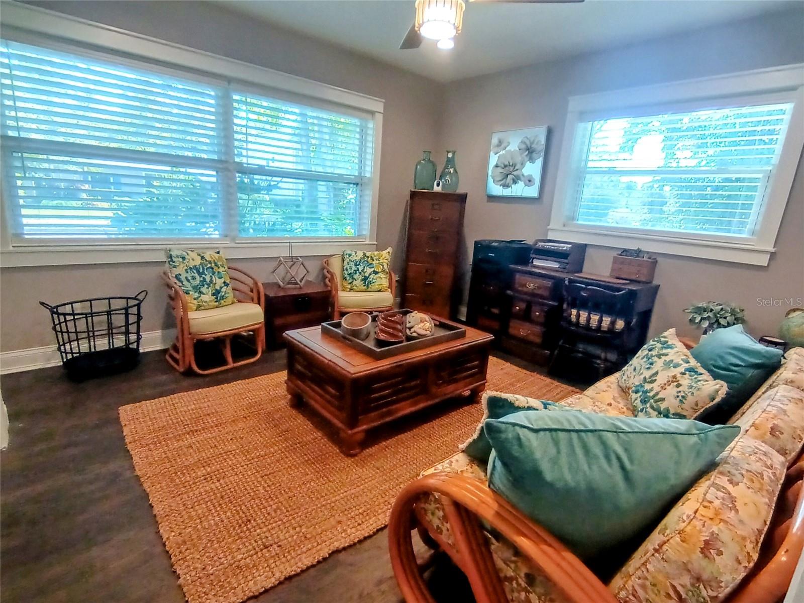 3217 W LAWN AVE, TAMPA, FL, 33611