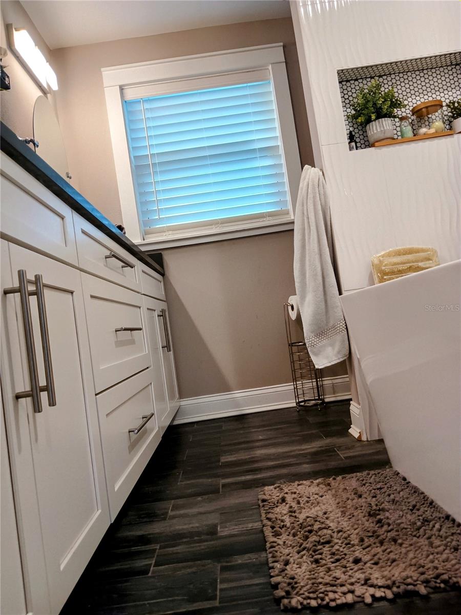 3217 W LAWN AVE, TAMPA, FL, 33611