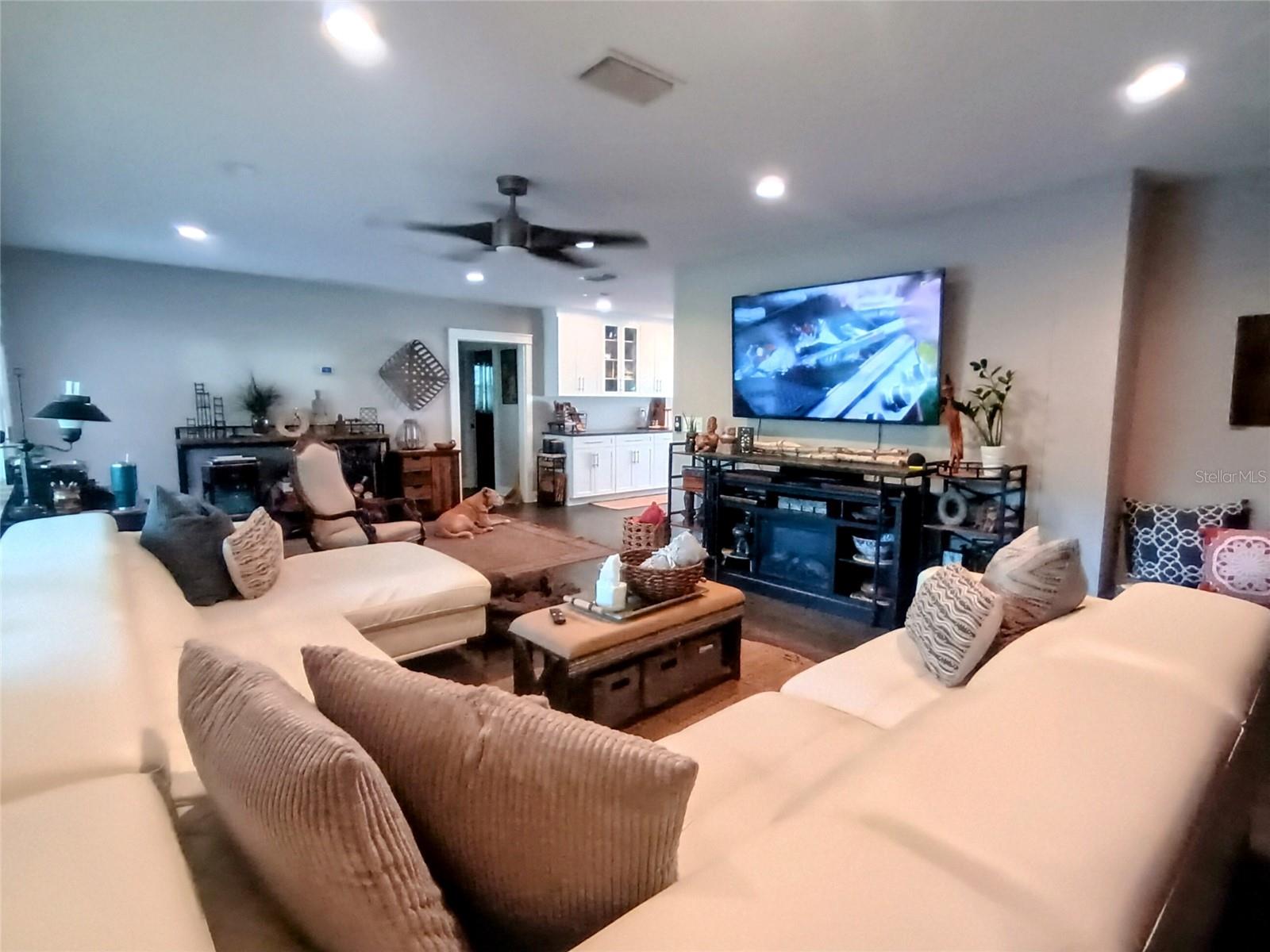 3217 W LAWN AVE, TAMPA, FL, 33611