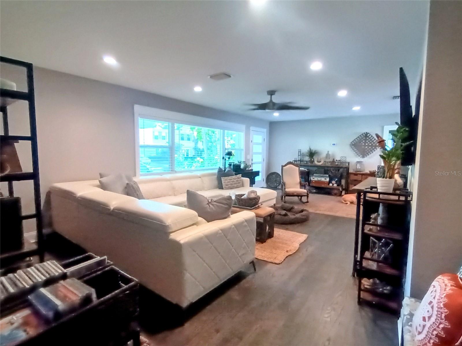 3217 W LAWN AVE, TAMPA, FL, 33611