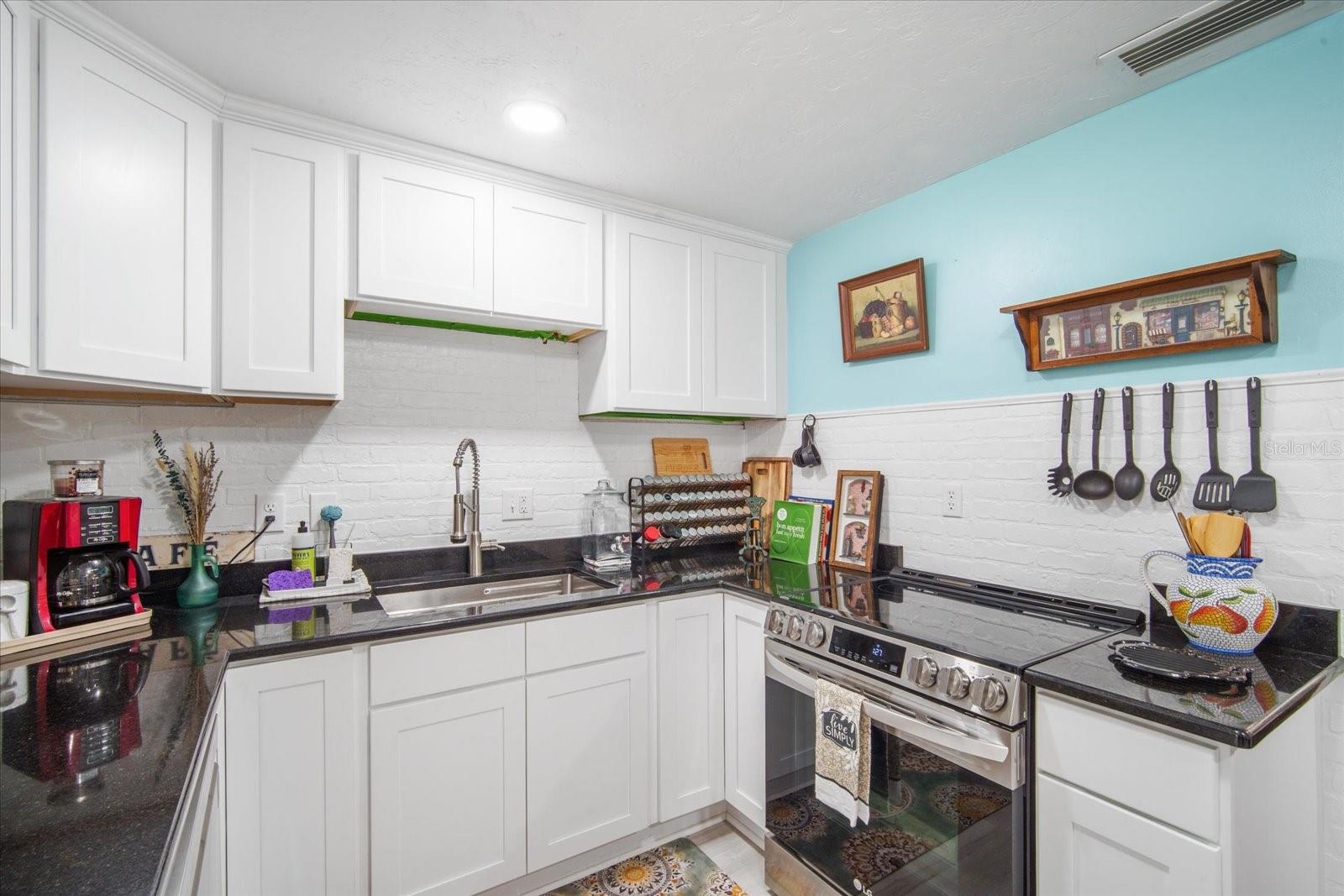 5050 68TH WAY N, ST PETERSBURG, FL, 33709