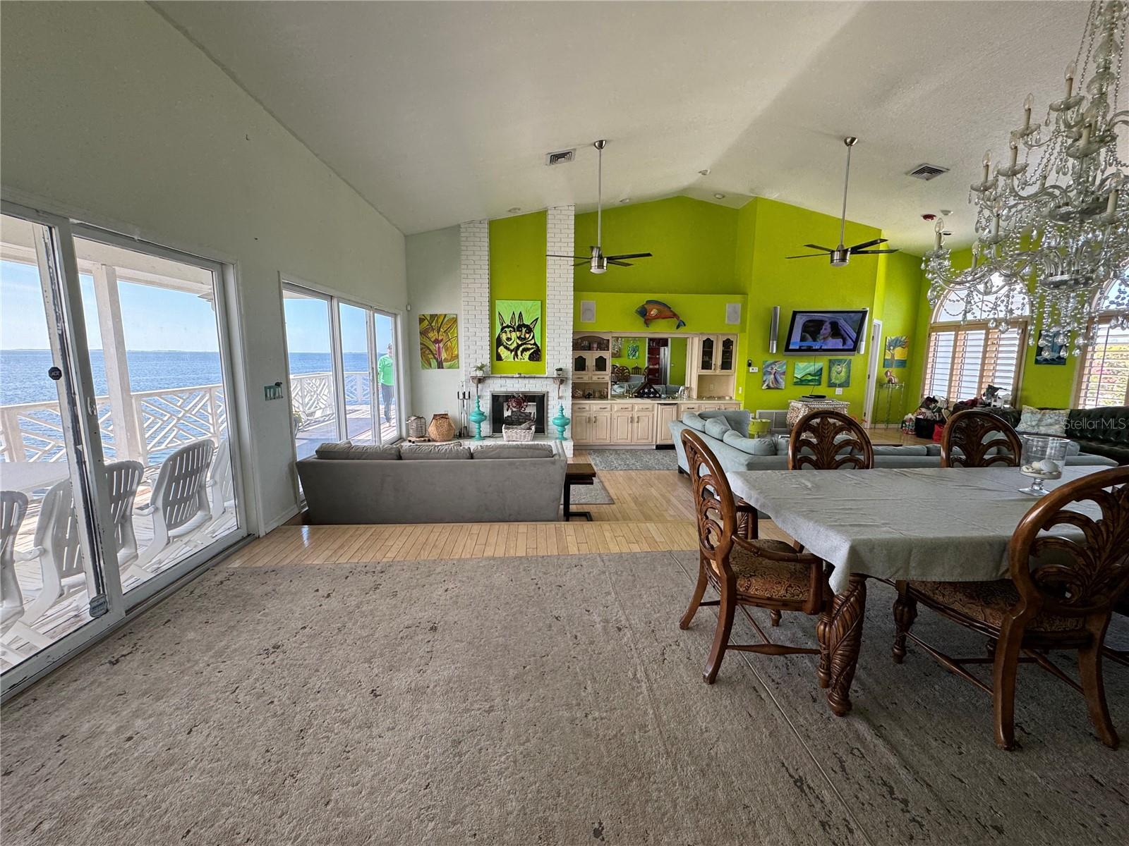 121 AUGUSTA AVE, PALM HARBOR, FL, 34683