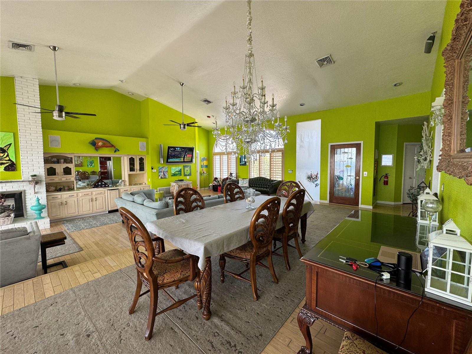 121 AUGUSTA AVE, PALM HARBOR, FL, 34683