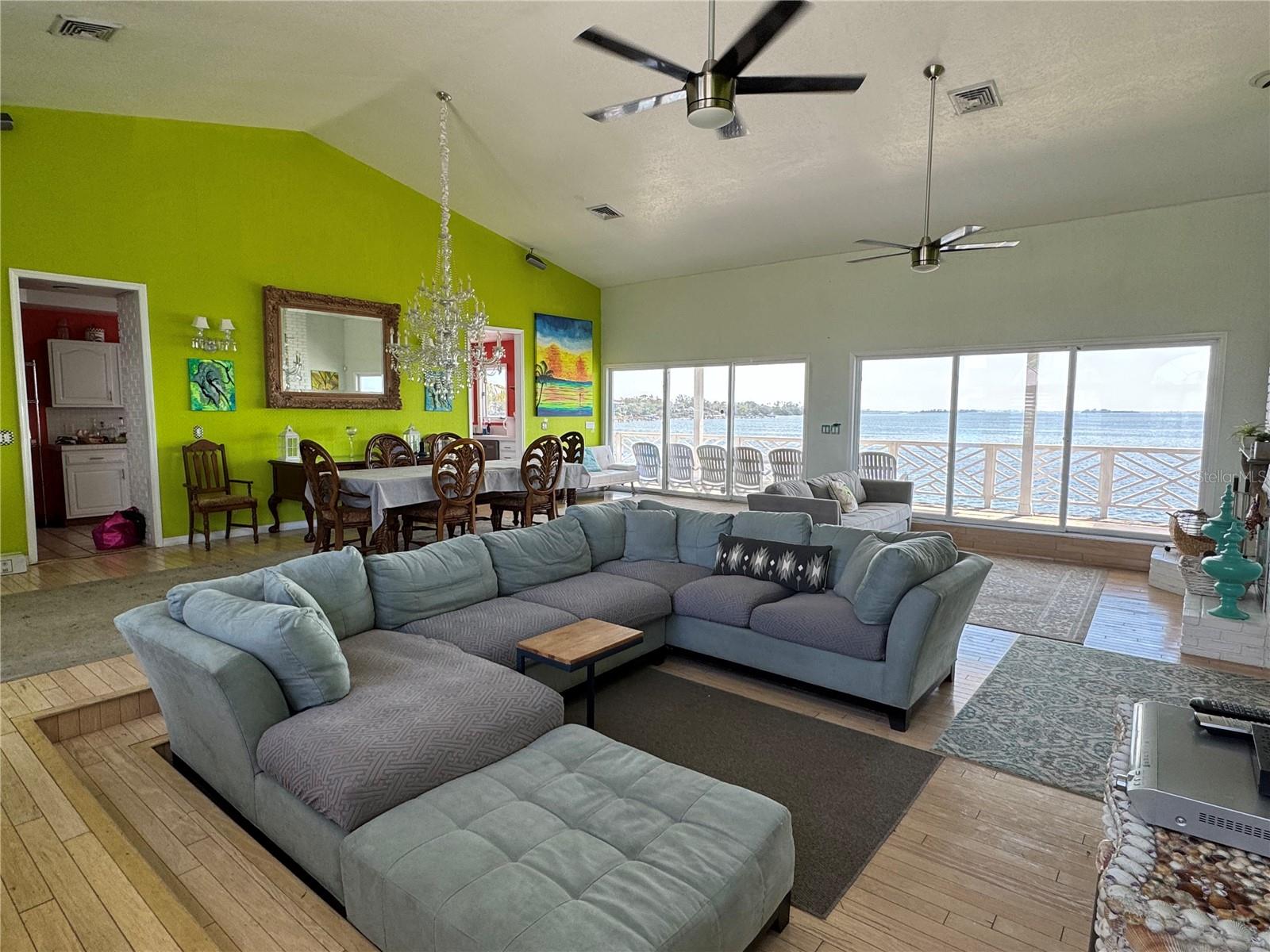 121 AUGUSTA AVE, PALM HARBOR, FL, 34683