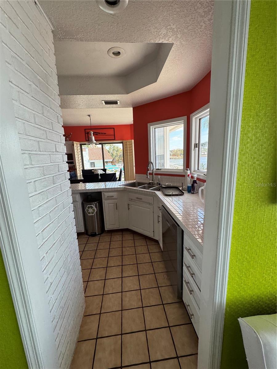 121 AUGUSTA AVE, PALM HARBOR, FL, 34683