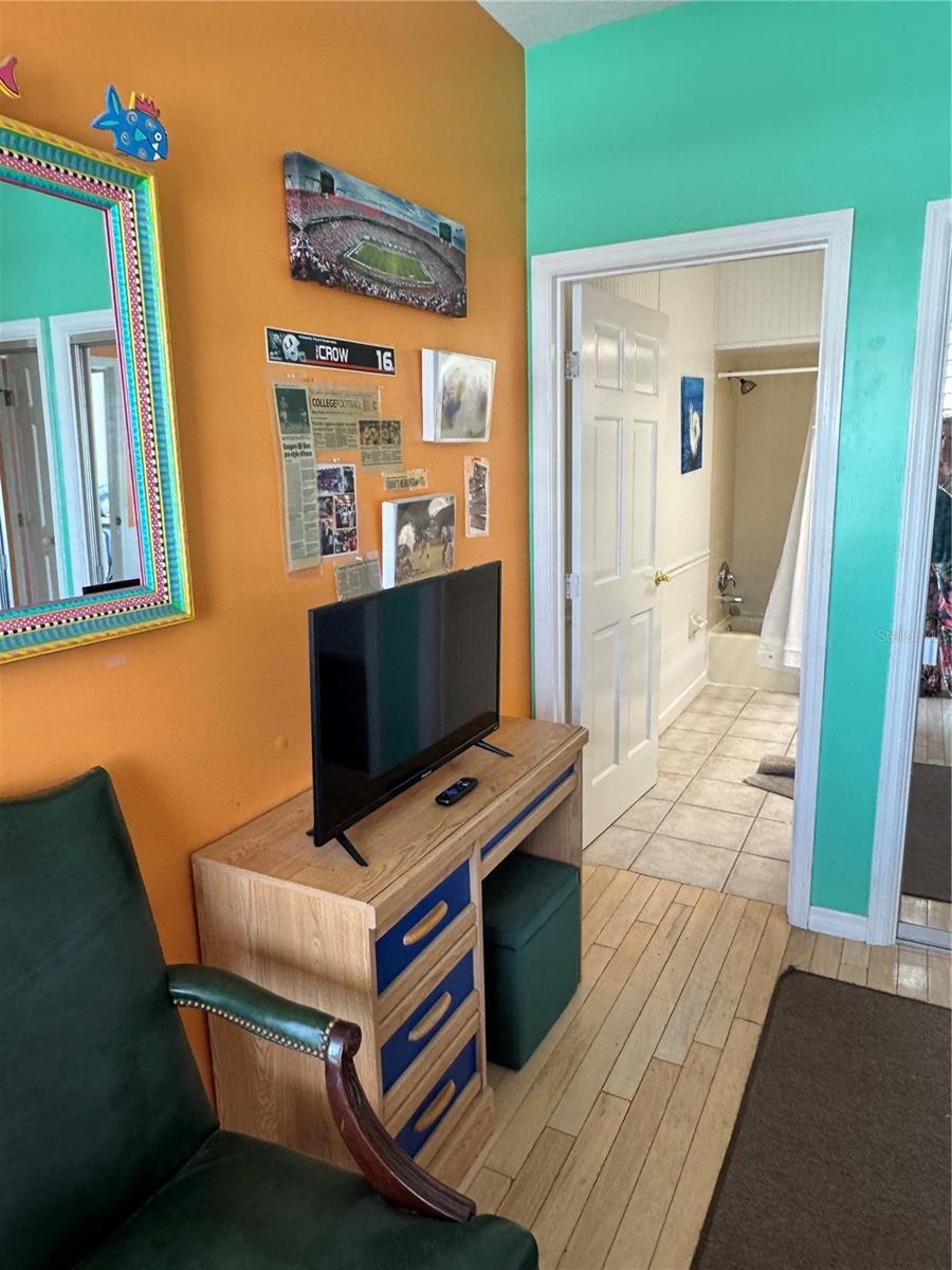 121 AUGUSTA AVE, PALM HARBOR, FL, 34683