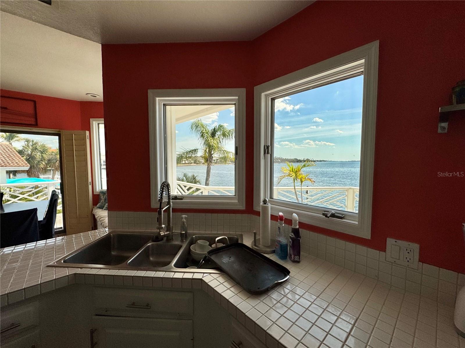 121 AUGUSTA AVE, PALM HARBOR, FL, 34683