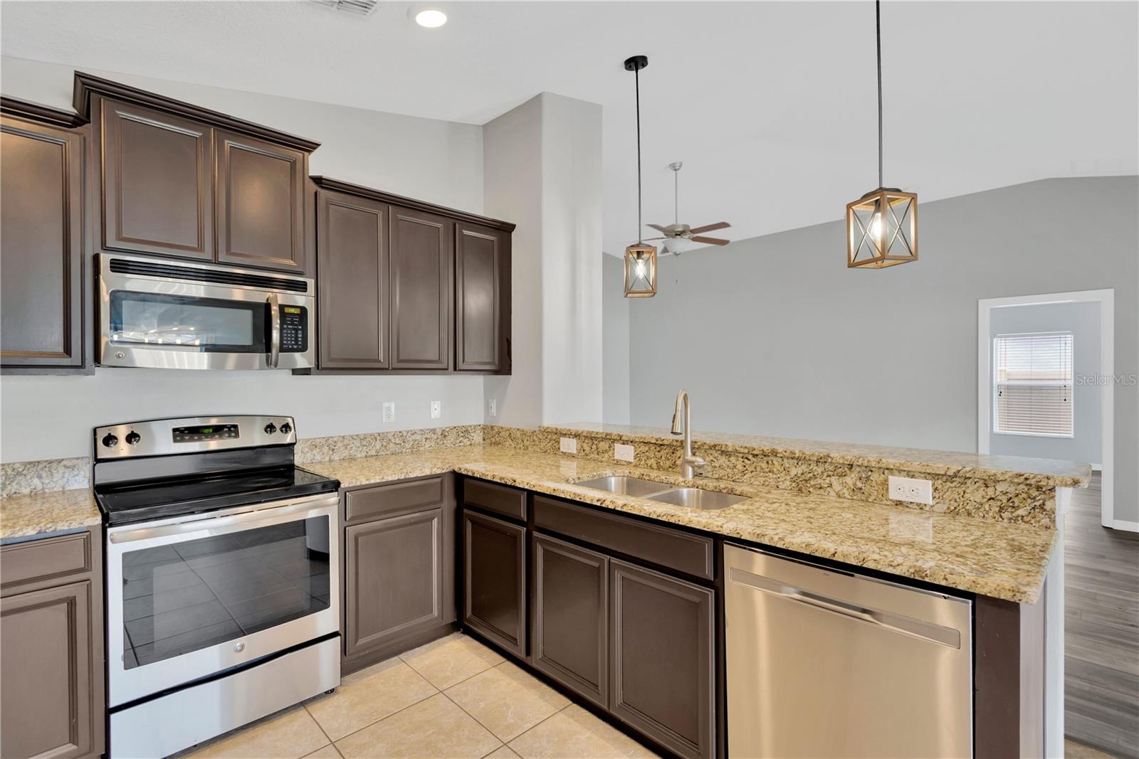 8529 HUNTERS FORK LOOP, RUSKIN, FL, 33573