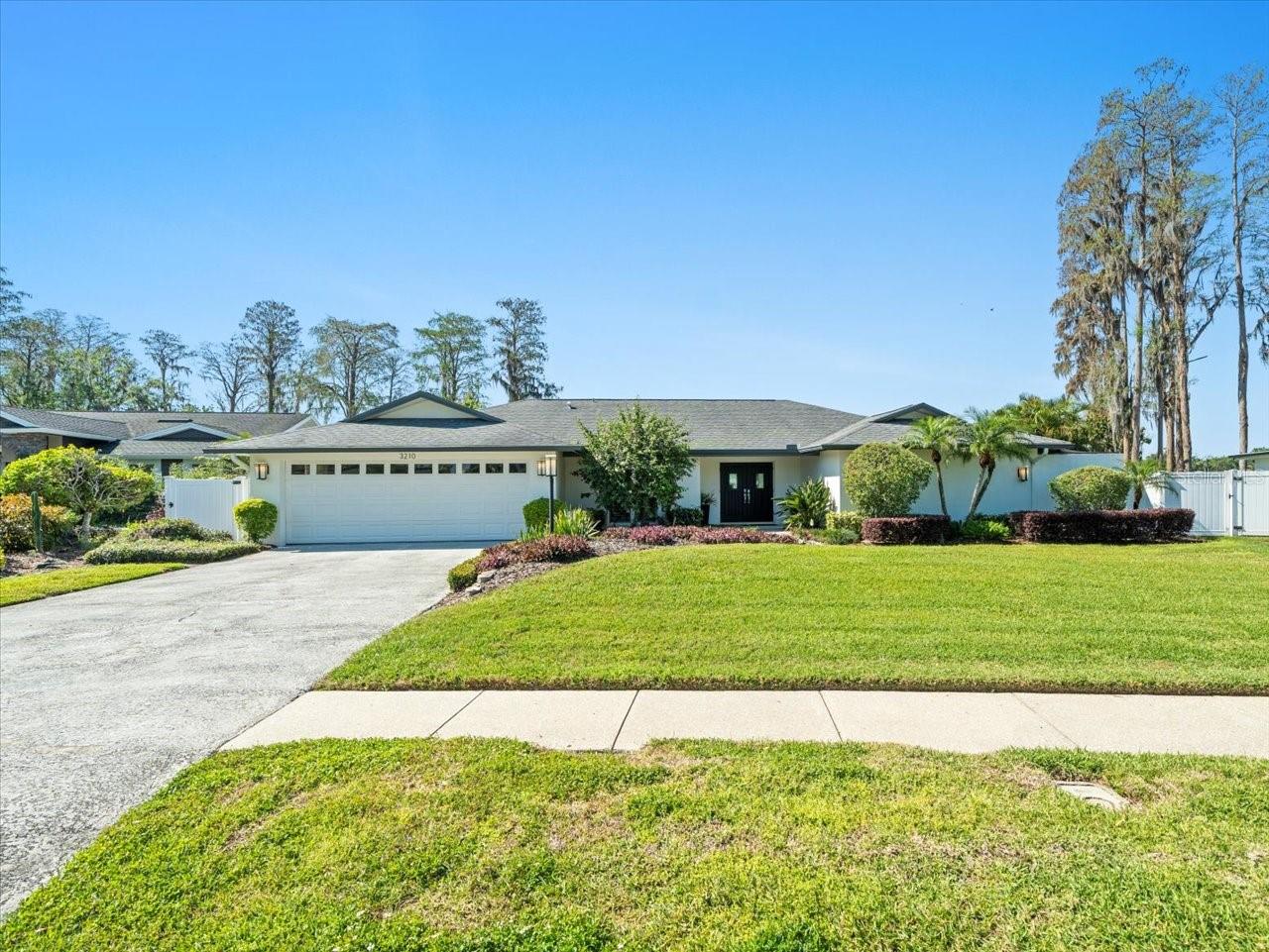 3210 STONEYBROOK LN, TAMPA, FL, 33618