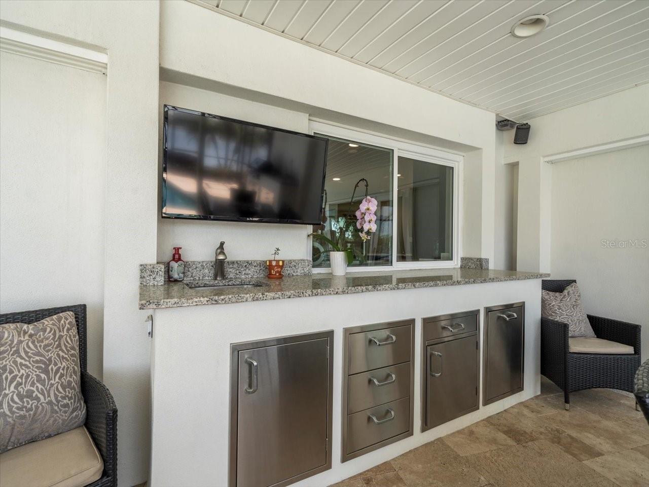 3210 STONEYBROOK LN, TAMPA, FL, 33618