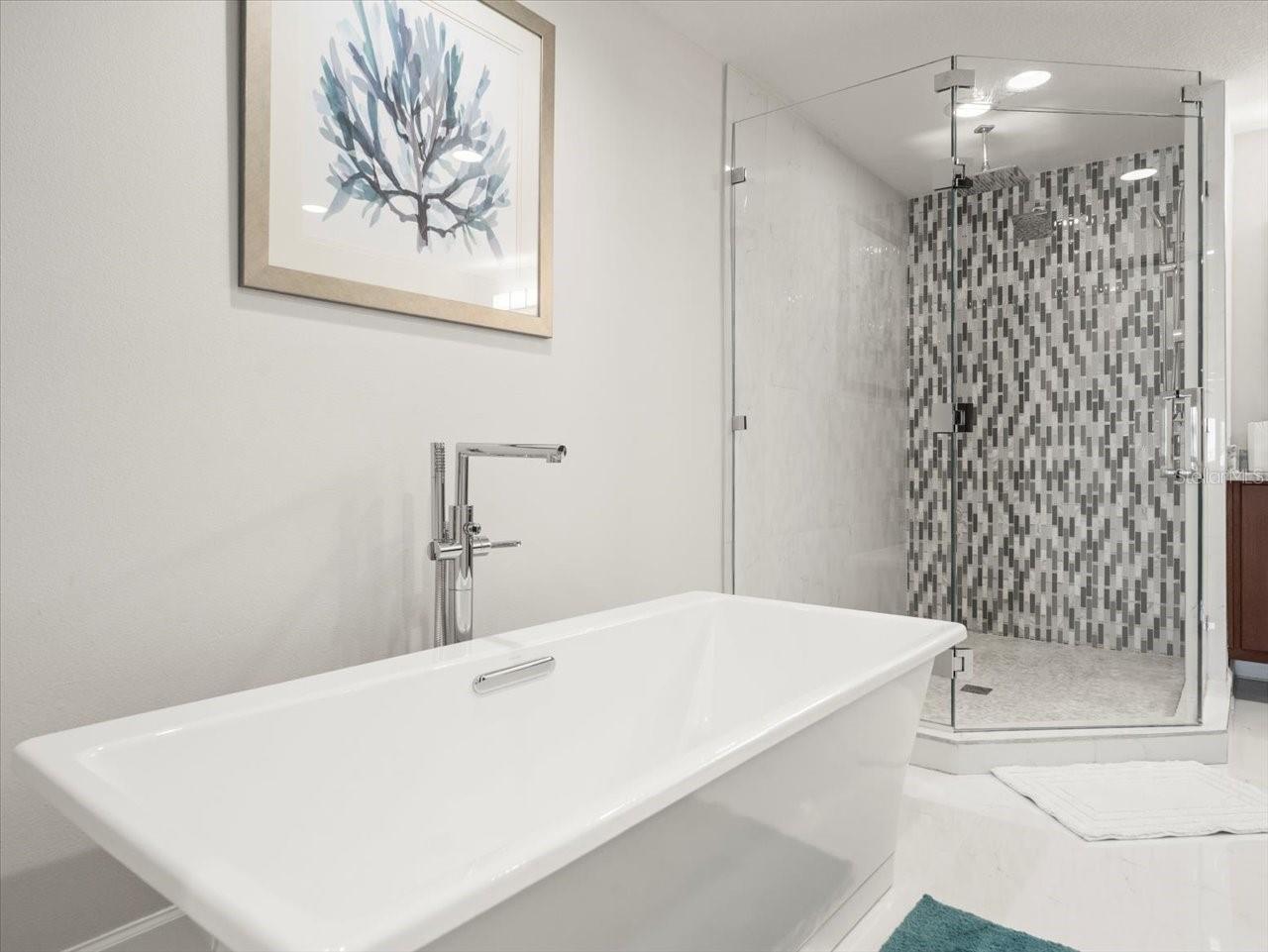 3210 STONEYBROOK LN, TAMPA, FL, 33618