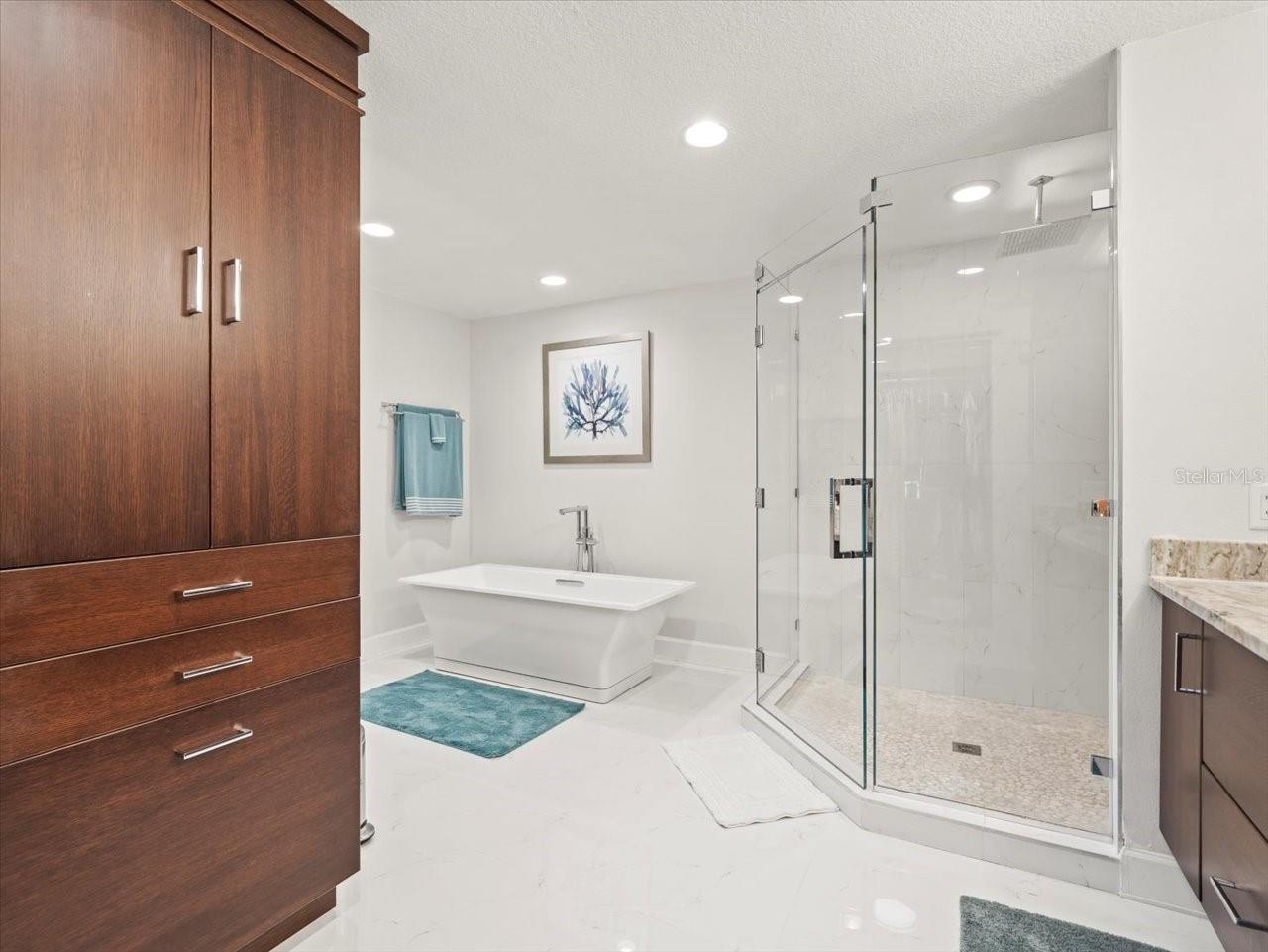 3210 STONEYBROOK LN, TAMPA, FL, 33618