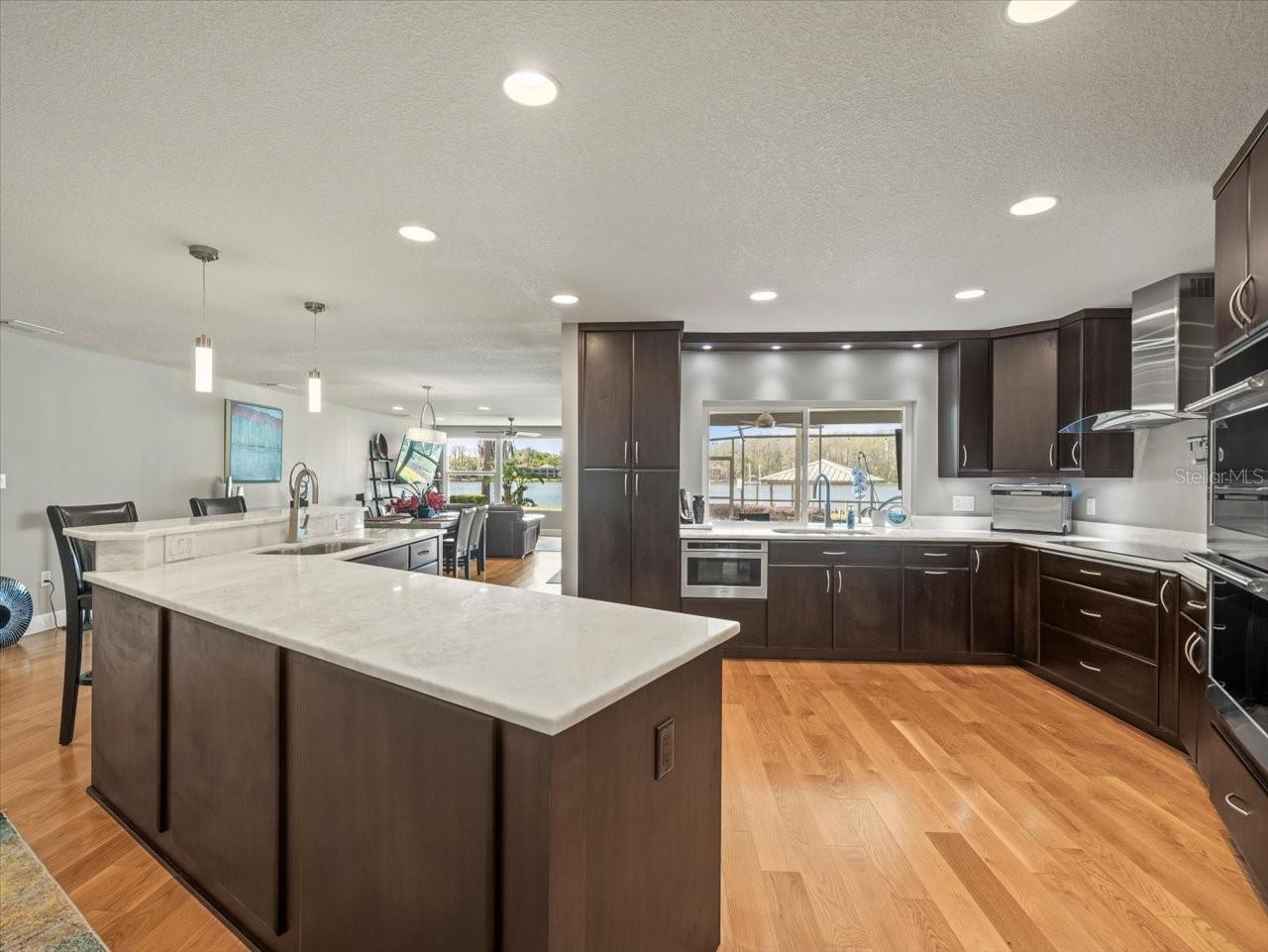 3210 STONEYBROOK LN, TAMPA, FL, 33618