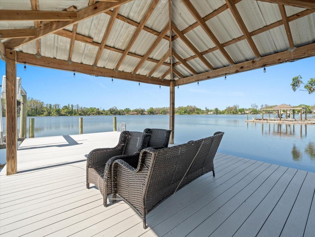 3210 STONEYBROOK LN, TAMPA, FL, 33618