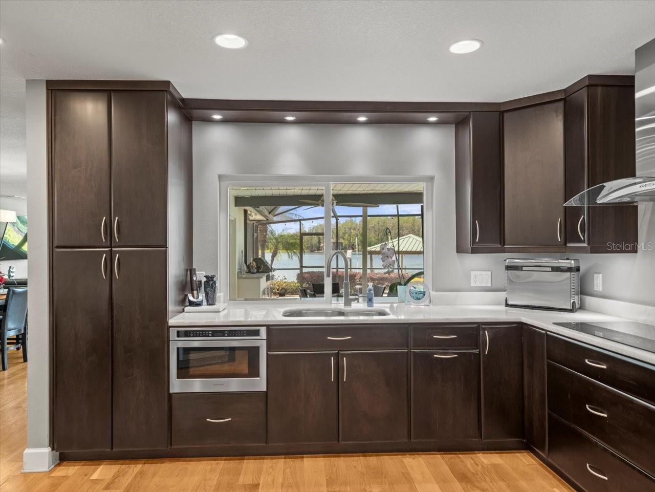 3210 STONEYBROOK LN, TAMPA, FL, 33618