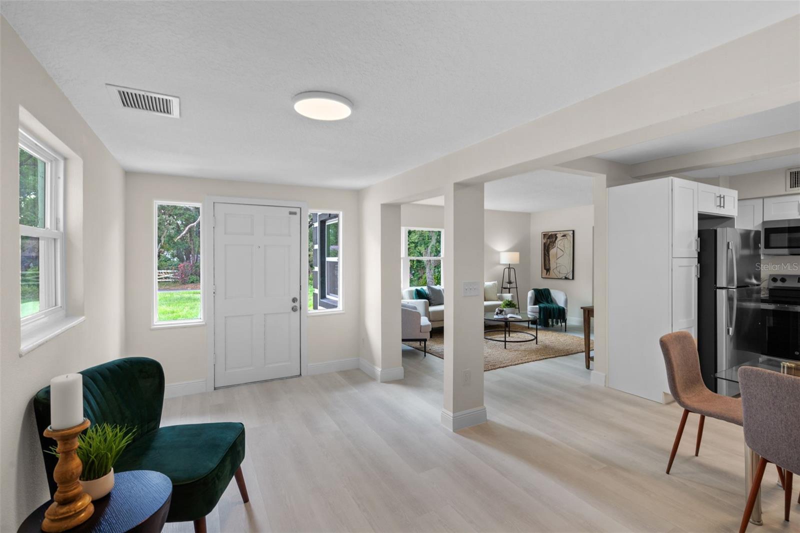 239 S LAKE CORTEZ DR, APOPKA, FL, 32703