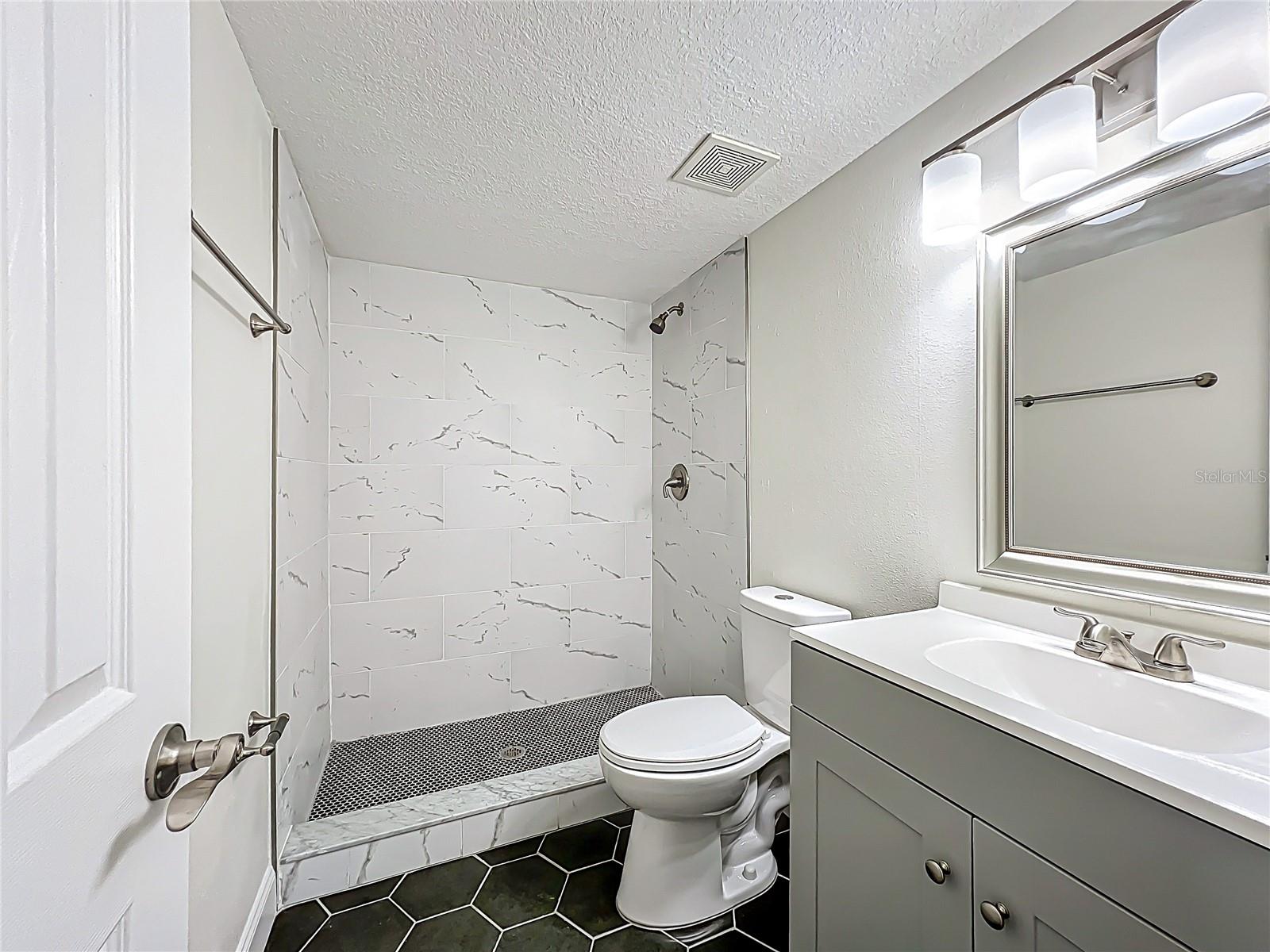 2042 WINDWARD PASS, LAKELAND, FL, 33813