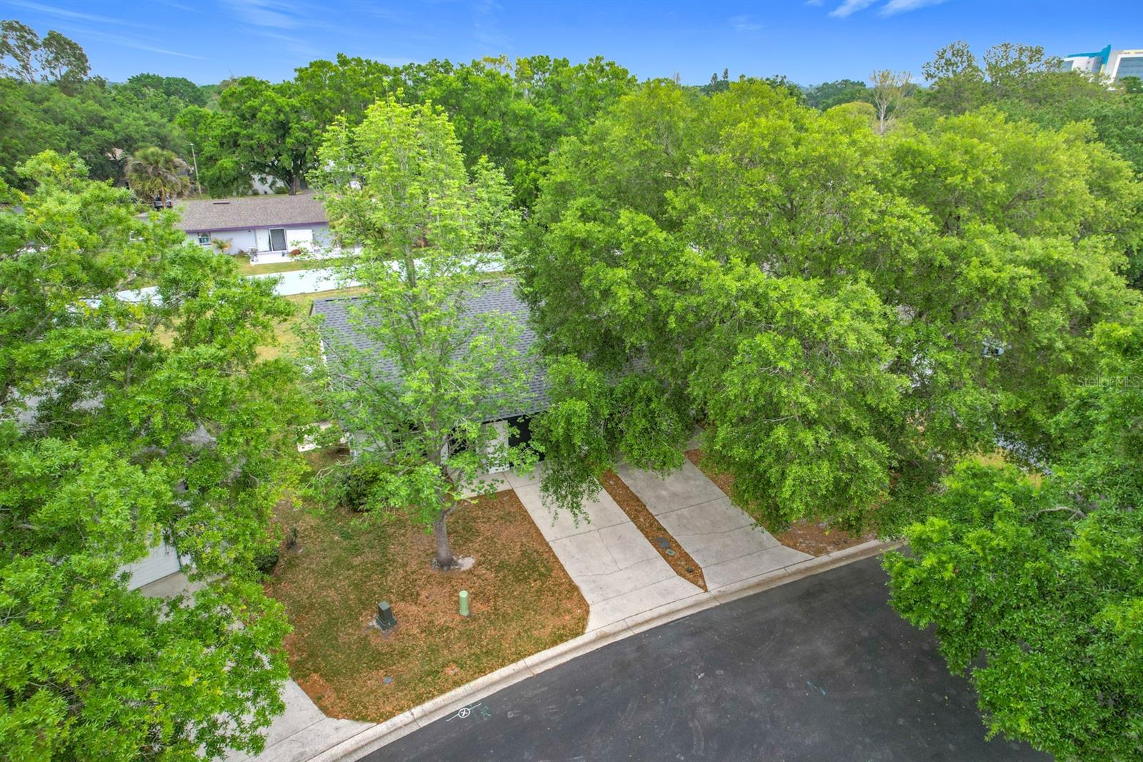 2042 WINDWARD PASS, LAKELAND, FL, 33813