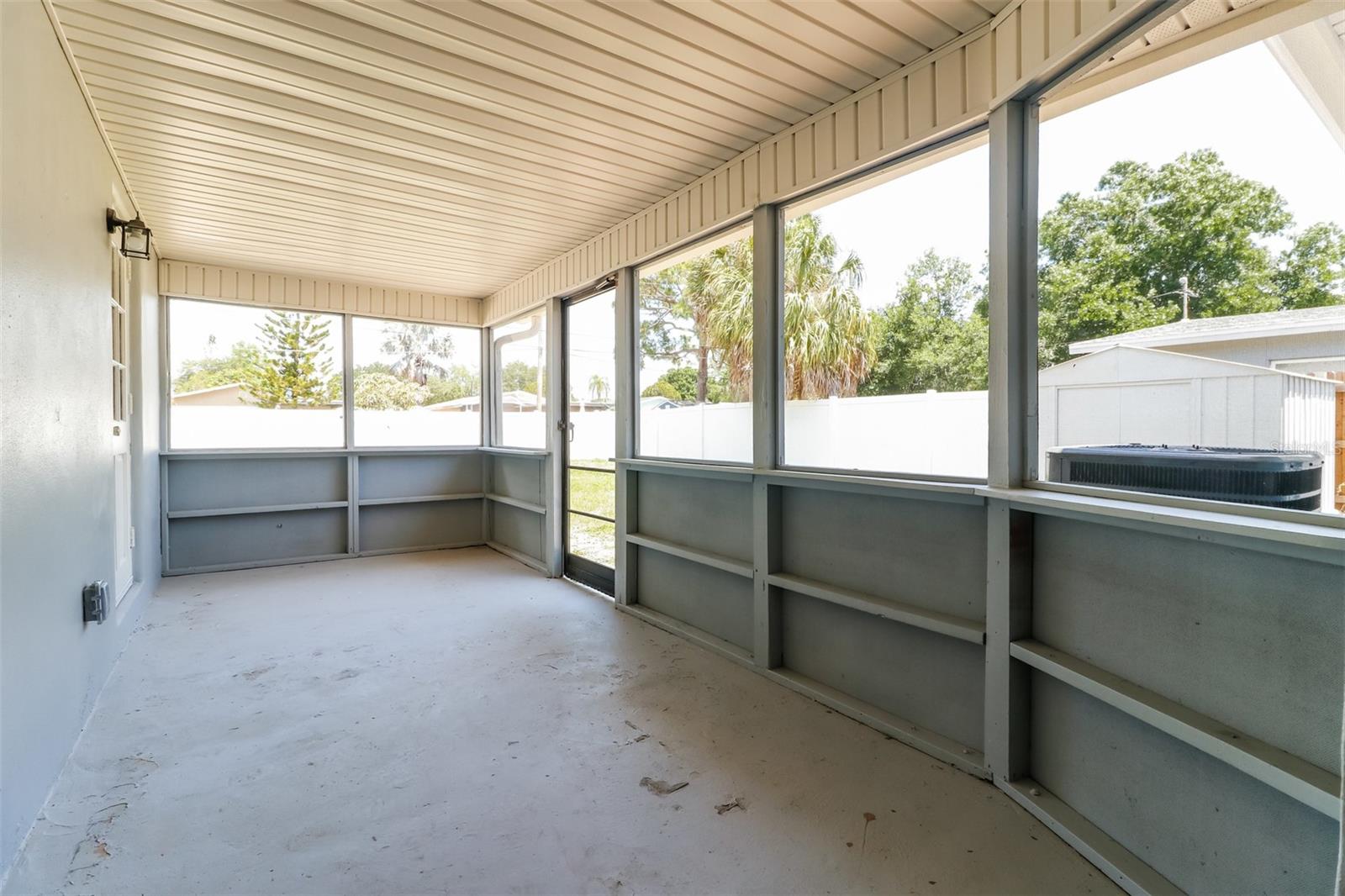 861 88TH AVE N, ST PETERSBURG, FL, 33702