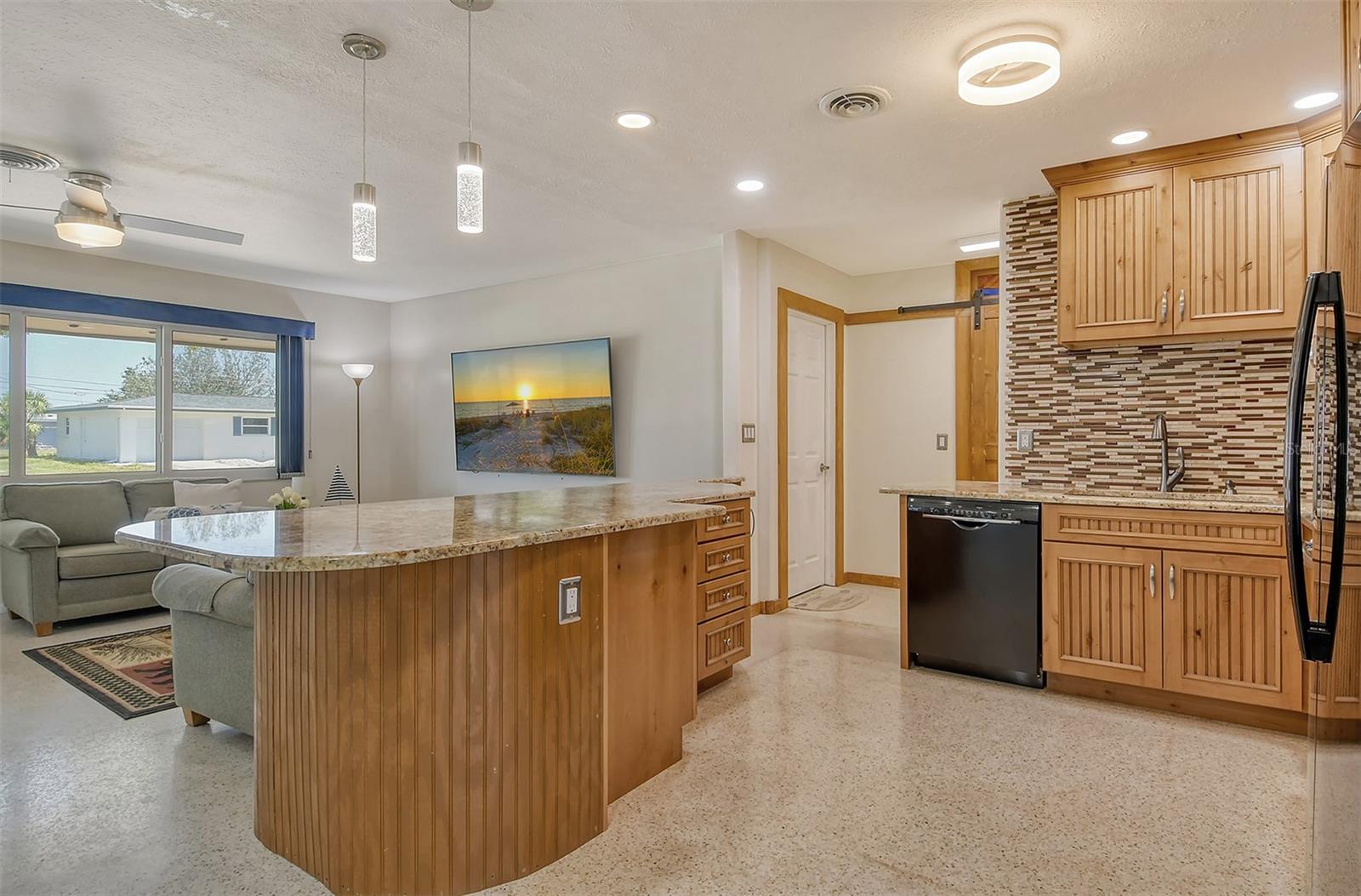 568 SHERIDAN DR, VENICE, FL, 34293