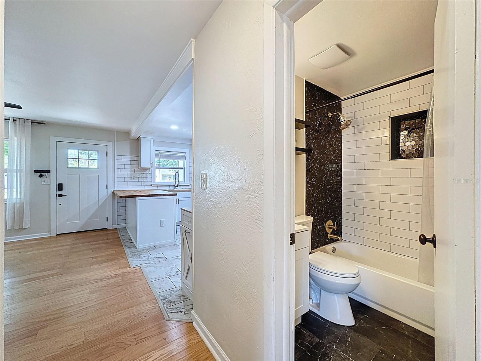 1121 49TH AVE N, ST PETERSBURG, FL, 33703