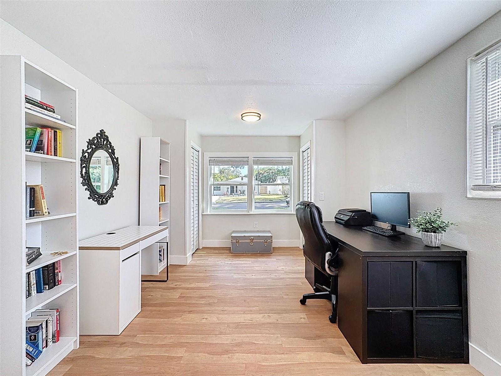 1121 49TH AVE N, ST PETERSBURG, FL, 33703