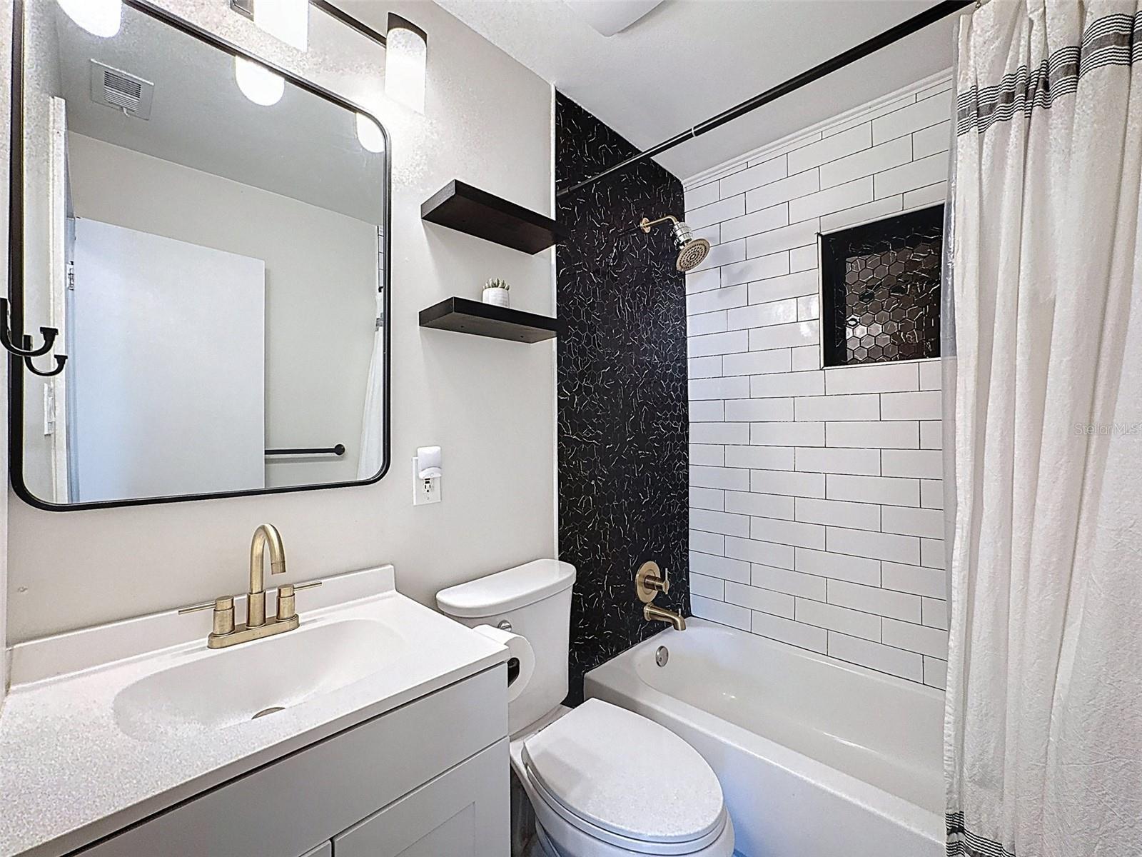 1121 49TH AVE N, ST PETERSBURG, FL, 33703