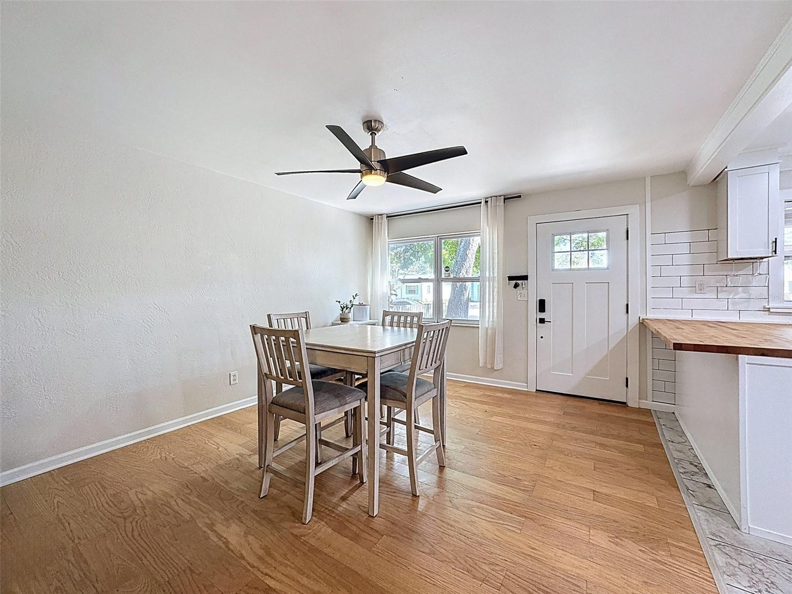 1121 49TH AVE N, ST PETERSBURG, FL, 33703