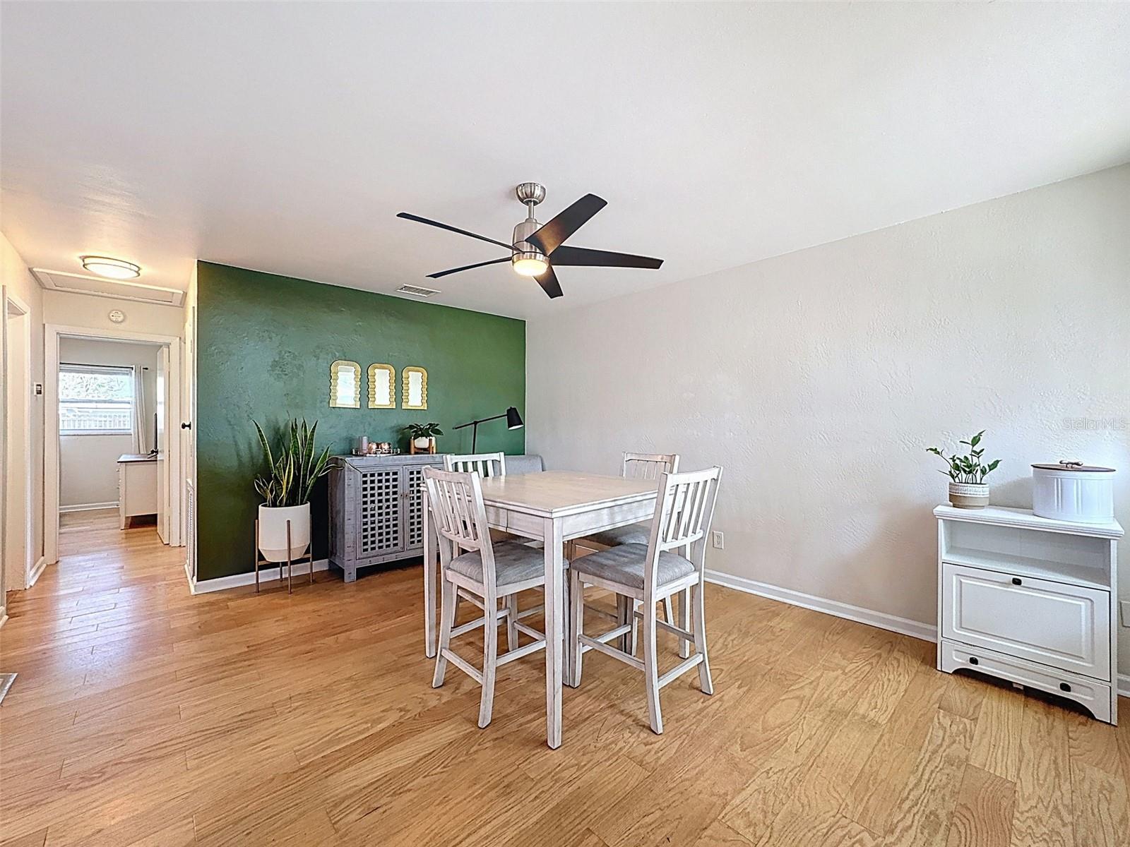 1121 49TH AVE N, ST PETERSBURG, FL, 33703