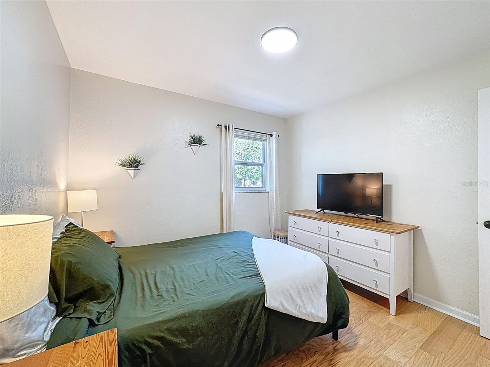 1121 49TH AVE N, ST PETERSBURG, FL, 33703