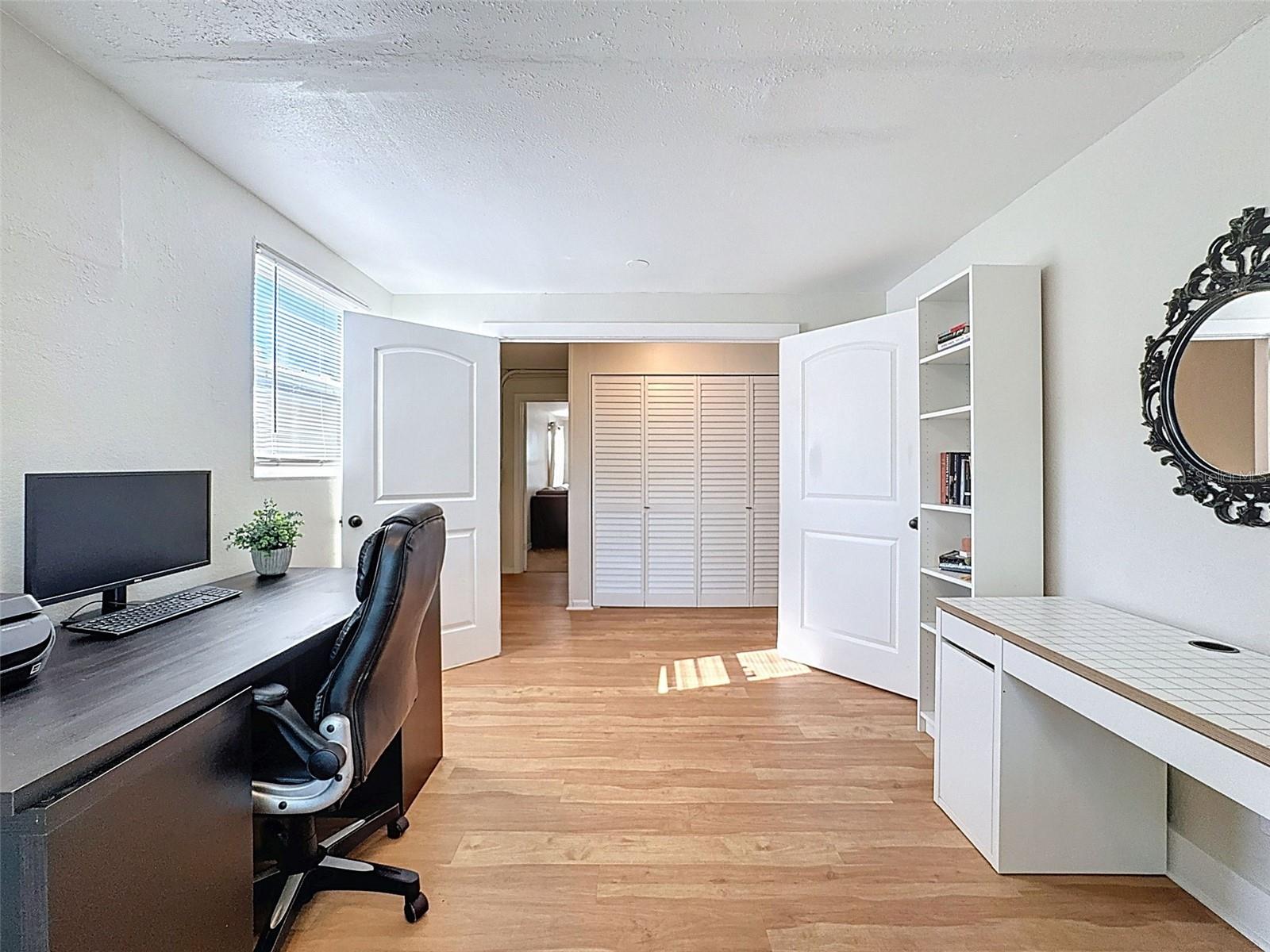 1121 49TH AVE N, ST PETERSBURG, FL, 33703