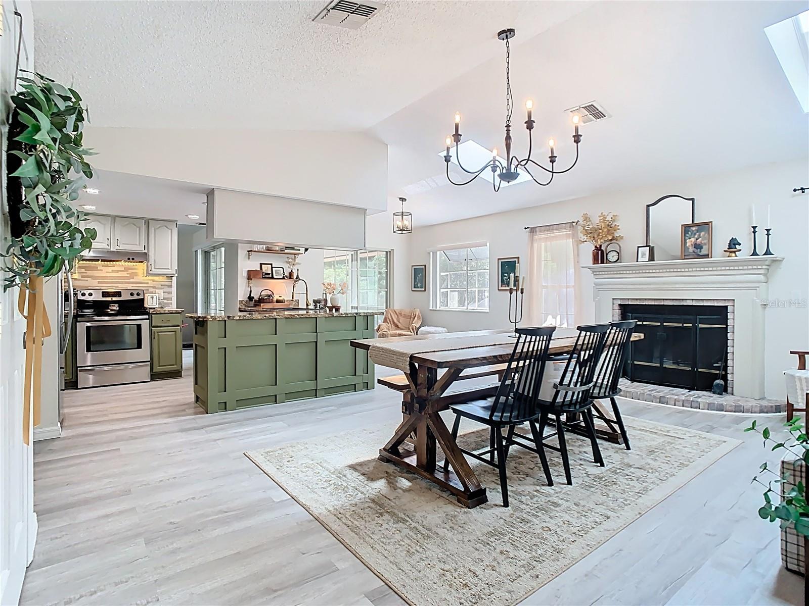 1990 S SPRING GARDEN AVE, DELAND, FL, 32720