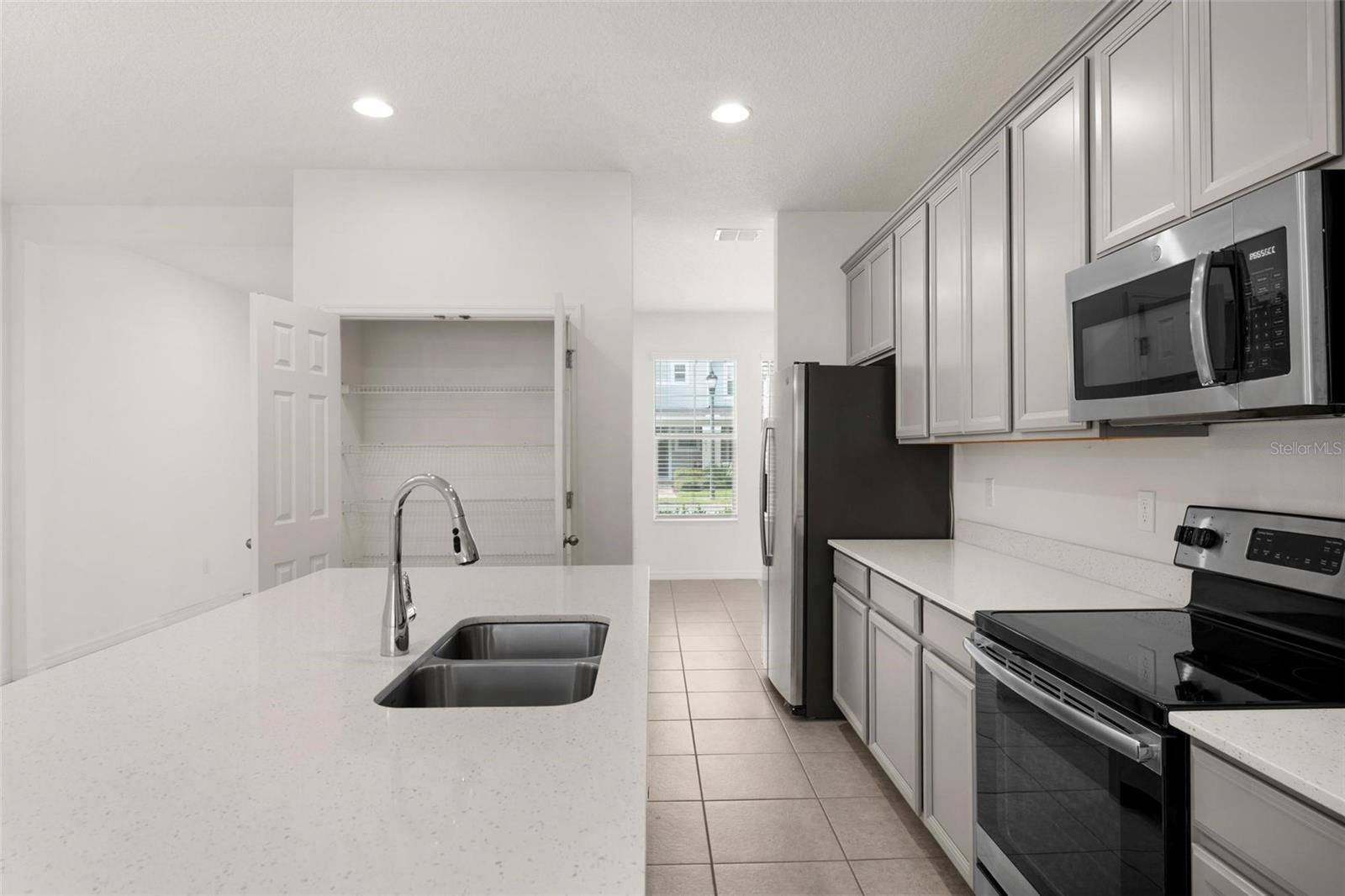 8013 BASILICA LN, WINTER GARDEN, FL, 34787