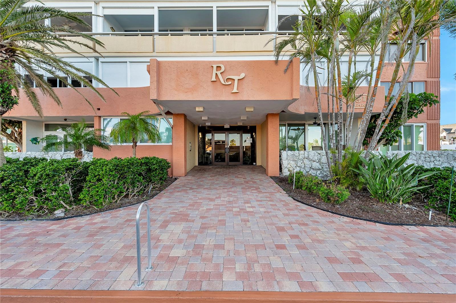 17920 GULF BLVD #2004, REDINGTON SHORES, FL, 33708