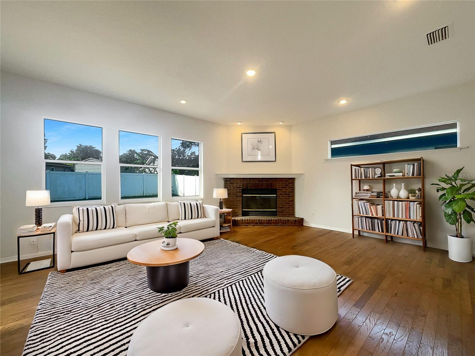 2317 VALRICO FOREST DR, VALRICO, FL, 33594