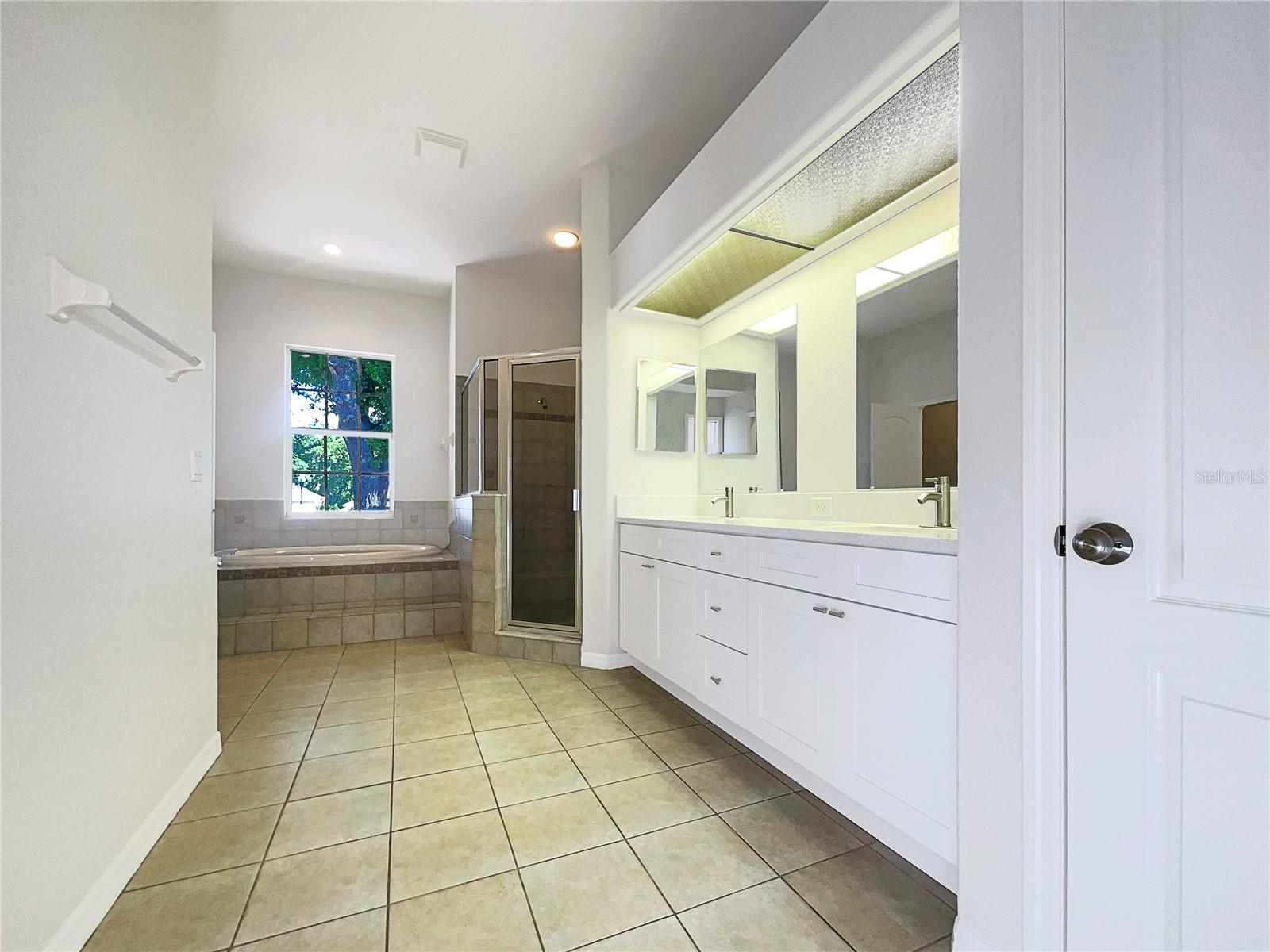 2317 VALRICO FOREST DR, VALRICO, FL, 33594